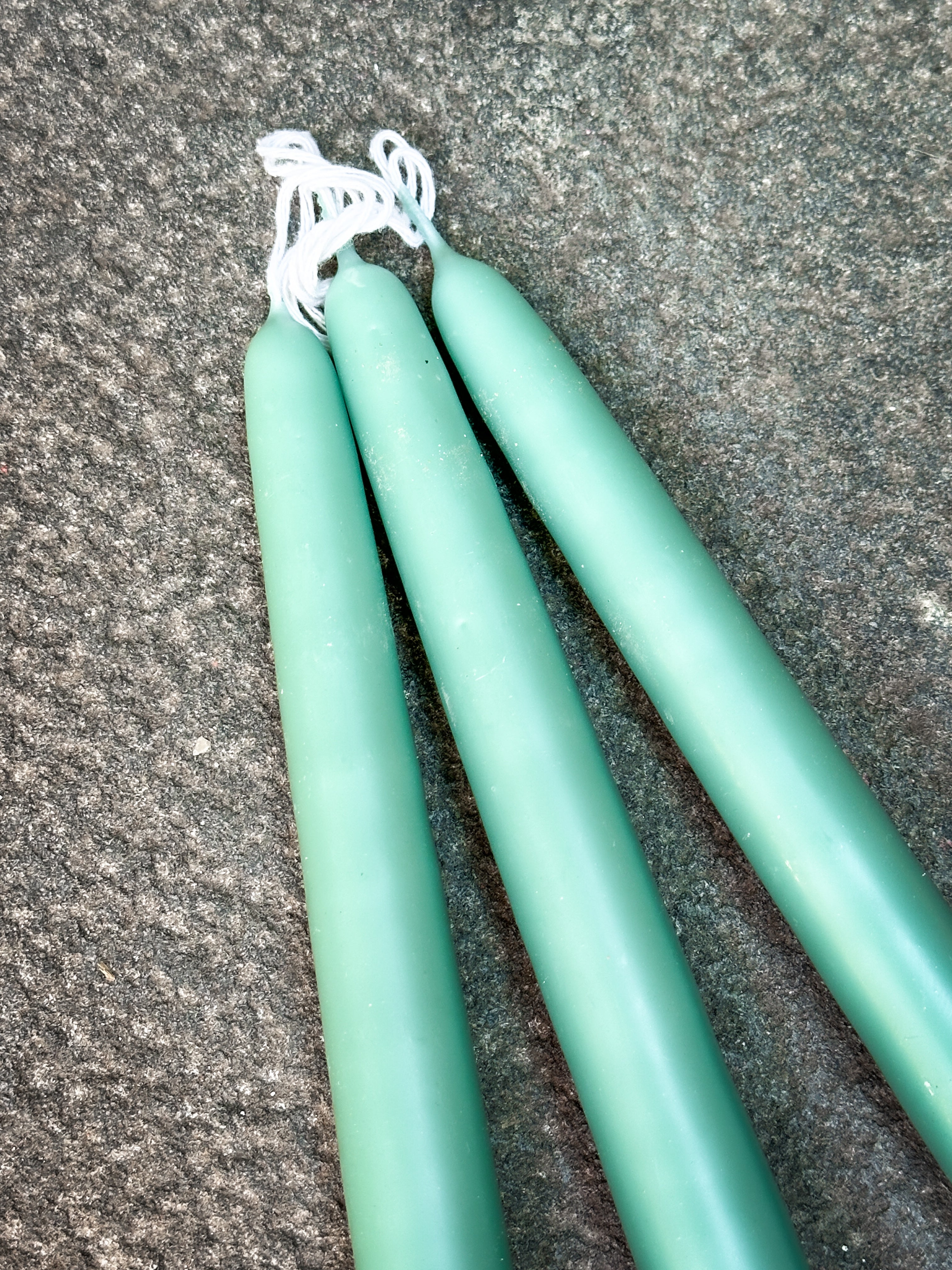 Juego de 3 velas cónicas de cera de abeja Aqua