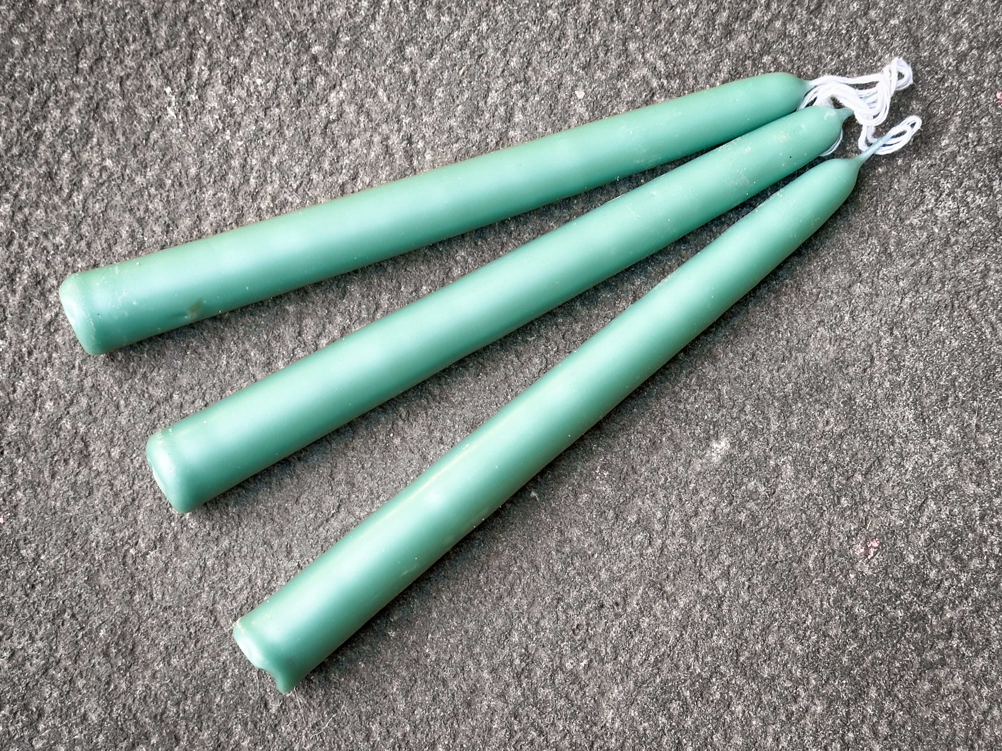 Juego de 3 velas cónicas de cera de abeja Aqua