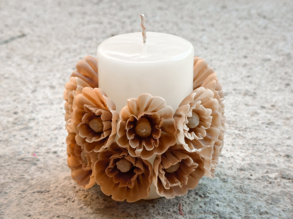 Veladora de cera de abeja floral