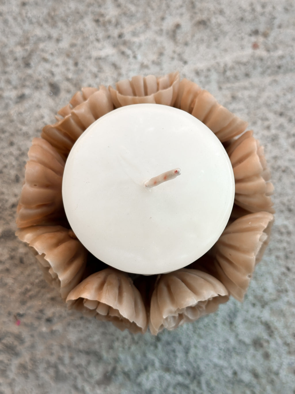 Veladora de cera de abeja floral