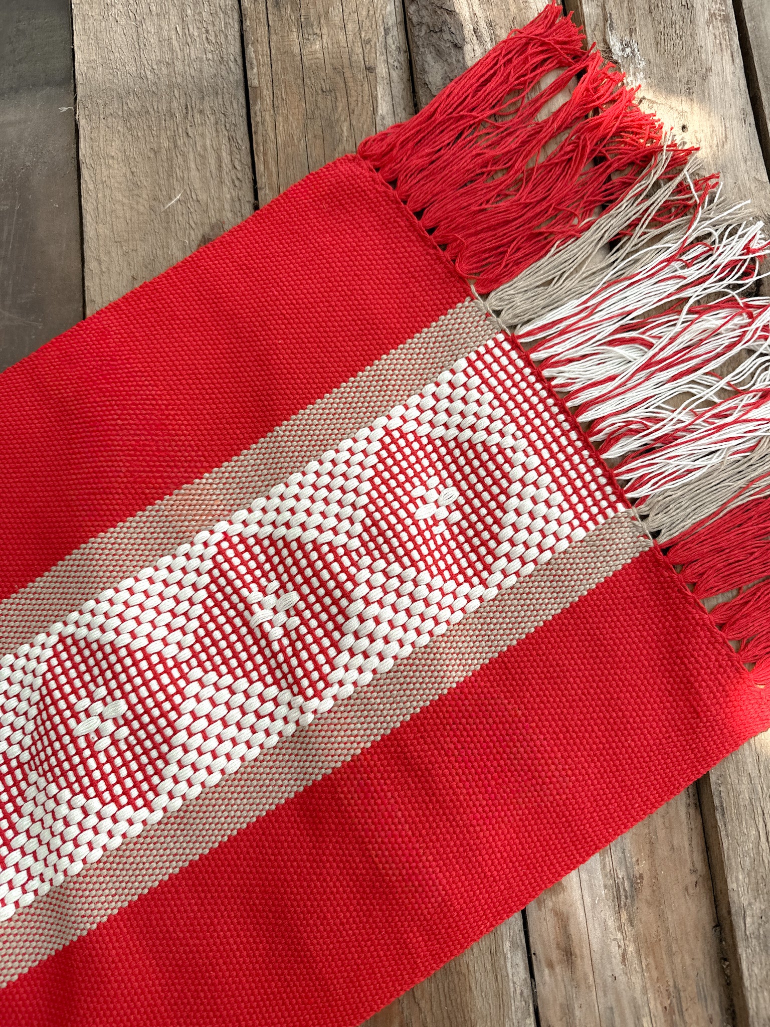 Camino de Mesa "Copo de Nieve"