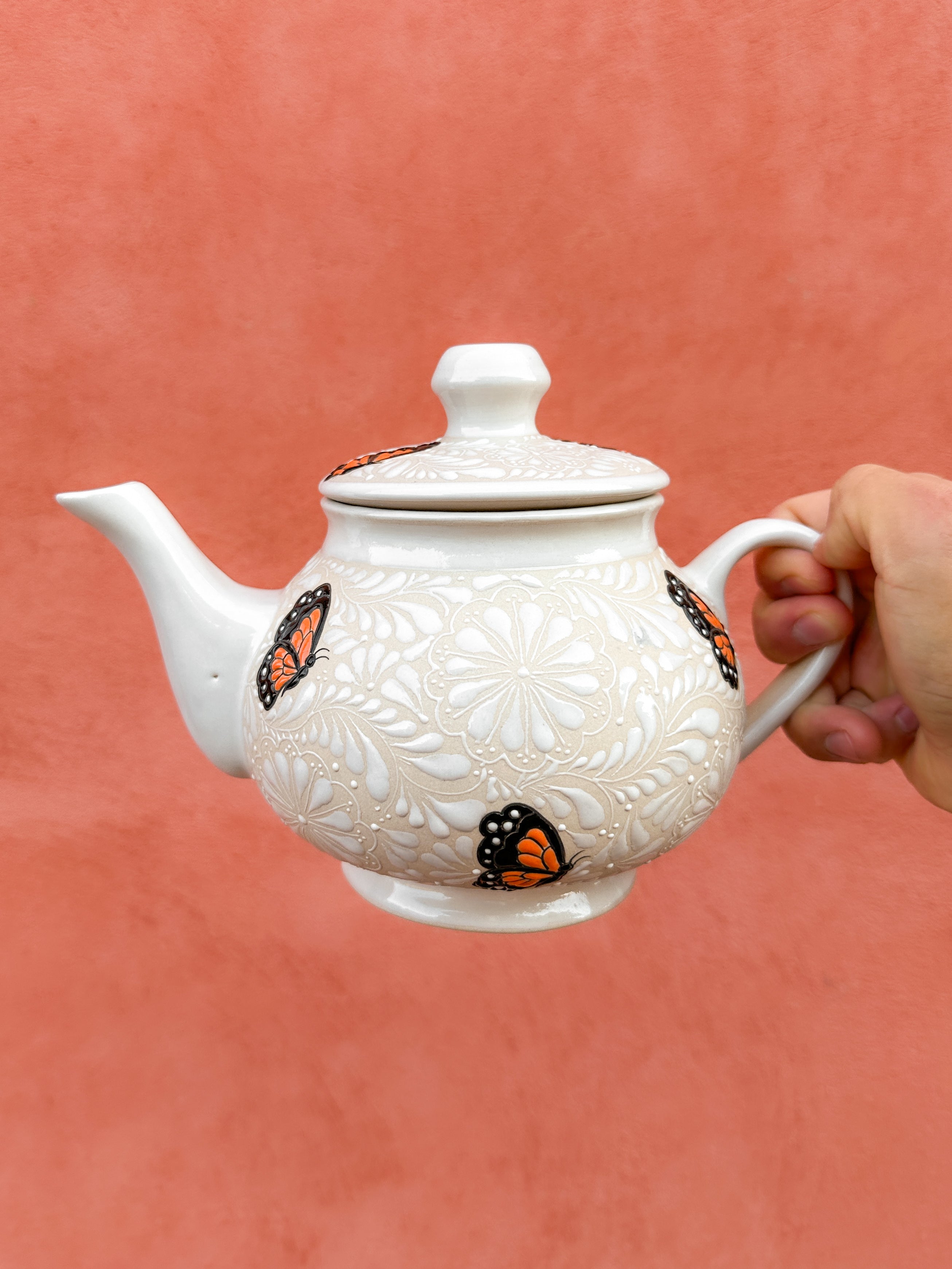 Tetera Mariposa Monarca - PREVENTA (6 a 12 SEMANAS)