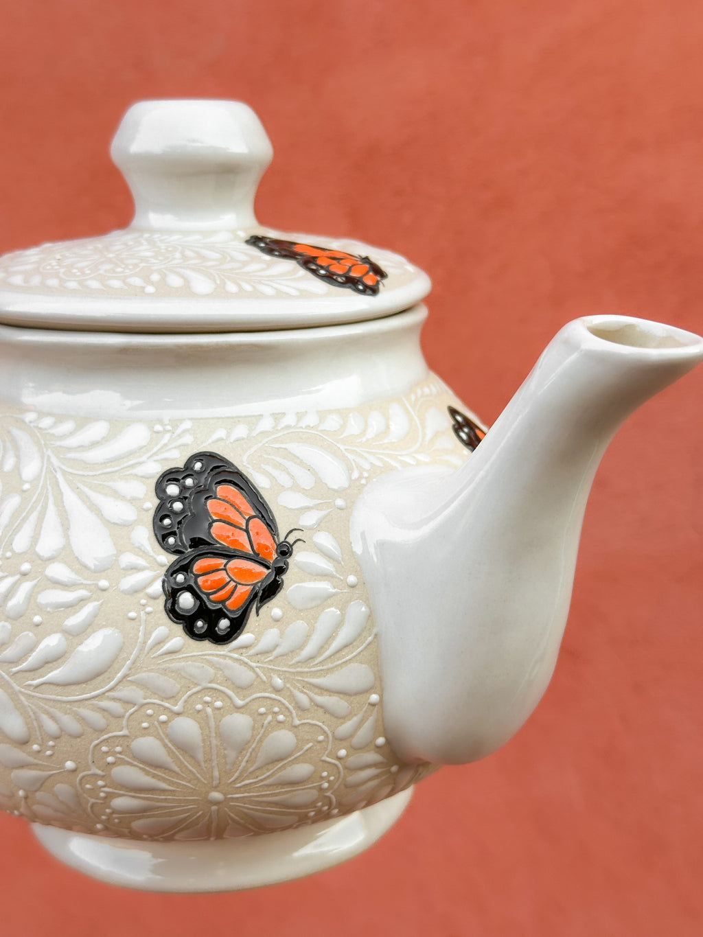 Tetera Mariposa Monarca - PREVENTA (6 a 12 SEMANAS)