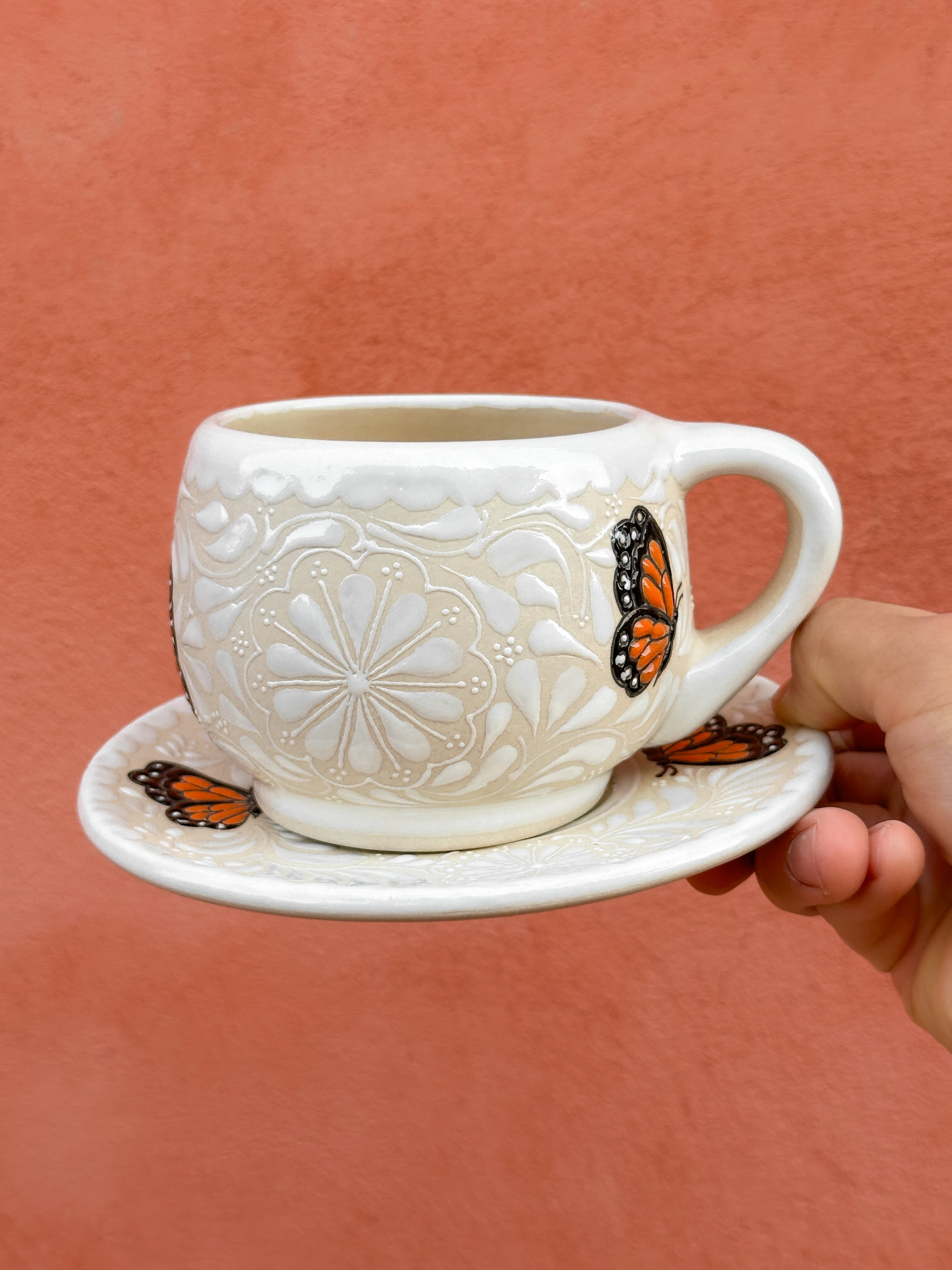 Juego de Taza con Plato Mariposa Monarca - PREVENTA (6 a 12 SEMANAS)
