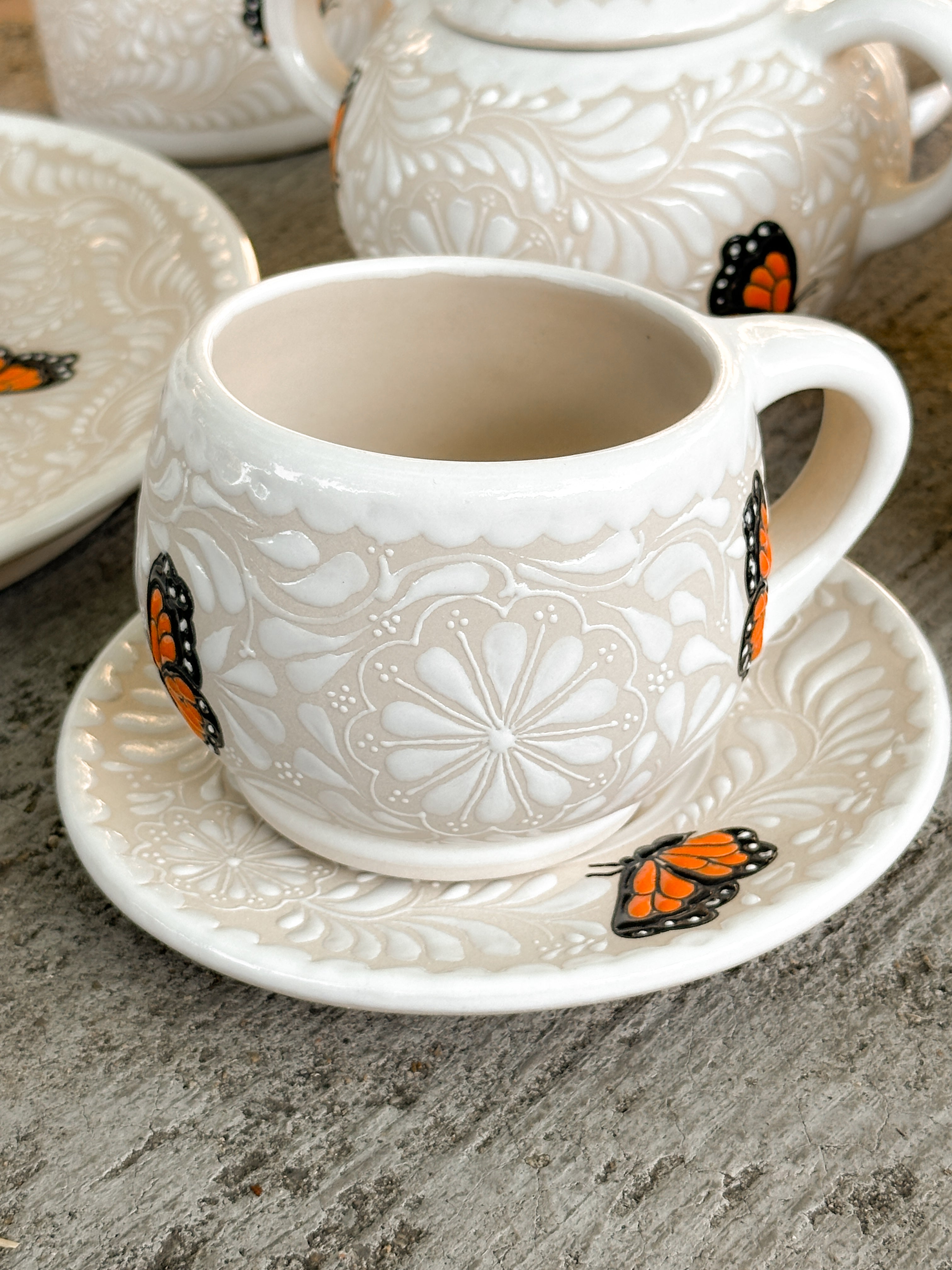 Juego de Taza con Plato Mariposa Monarca - PREVENTA (6 a 12 SEMANAS)