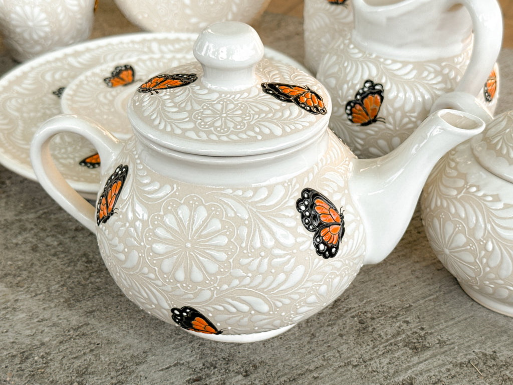 Tetera Mariposa Monarca - PREVENTA (6 a 12 SEMANAS)