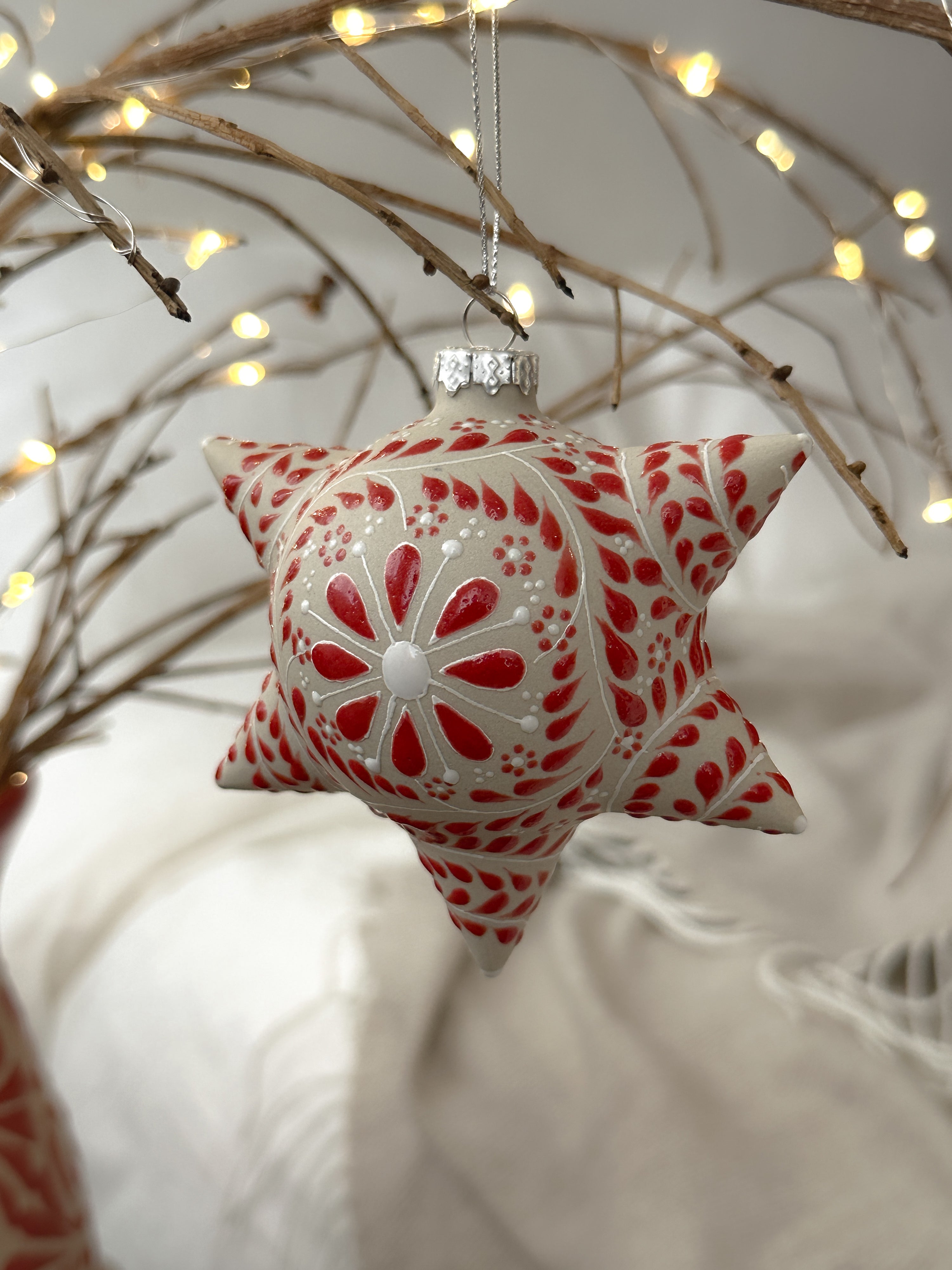 "Piñatas Mexicanas" Esfera de Navidad Roja