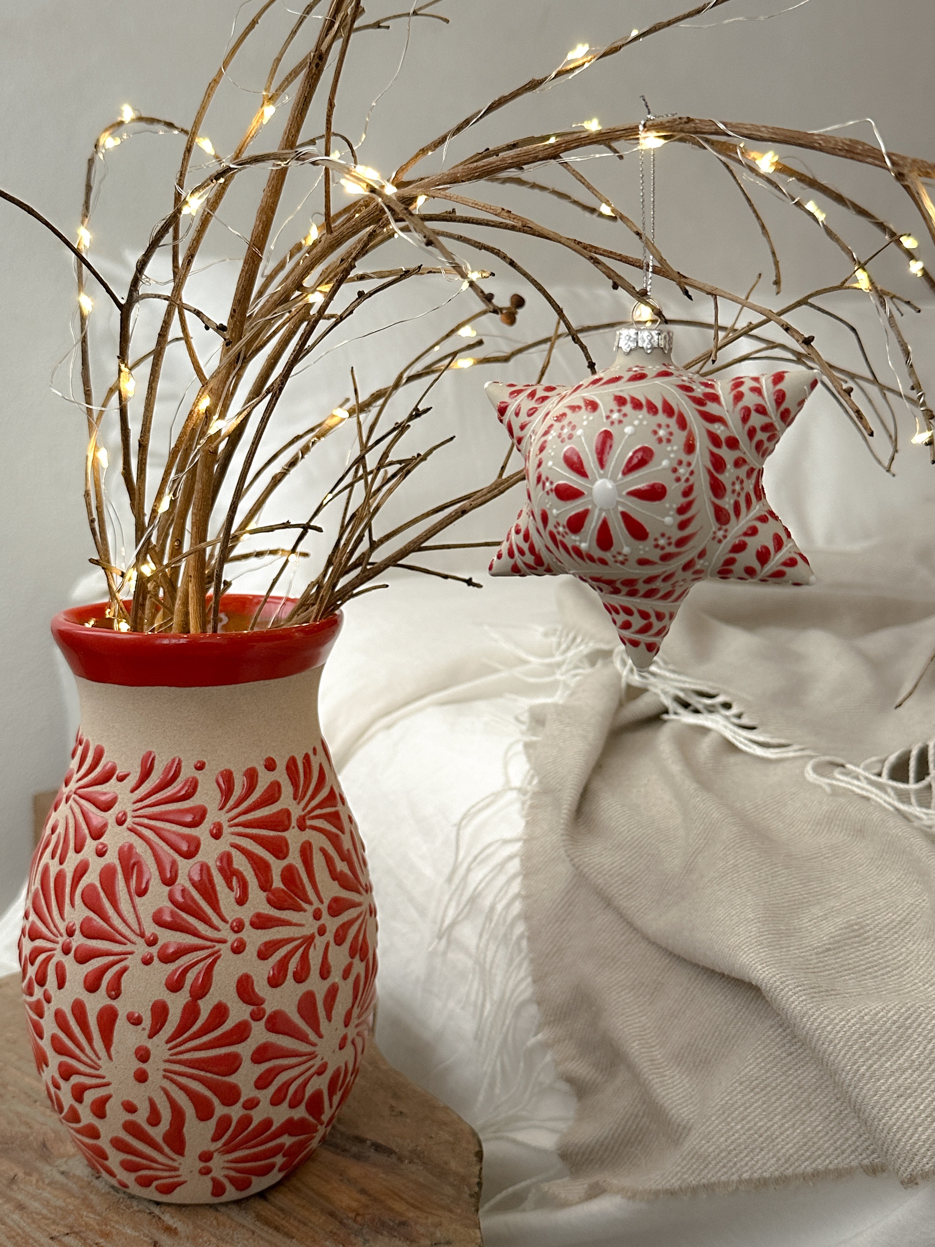 "Piñatas Mexicanas" Esfera de Navidad Roja