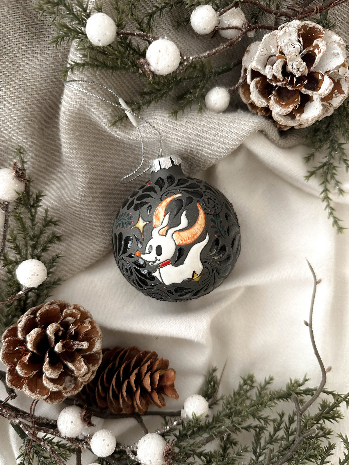 "Perrito Fantasma" Esfera de Navidad PREVENTA (ENVÍOS 5 DIC)