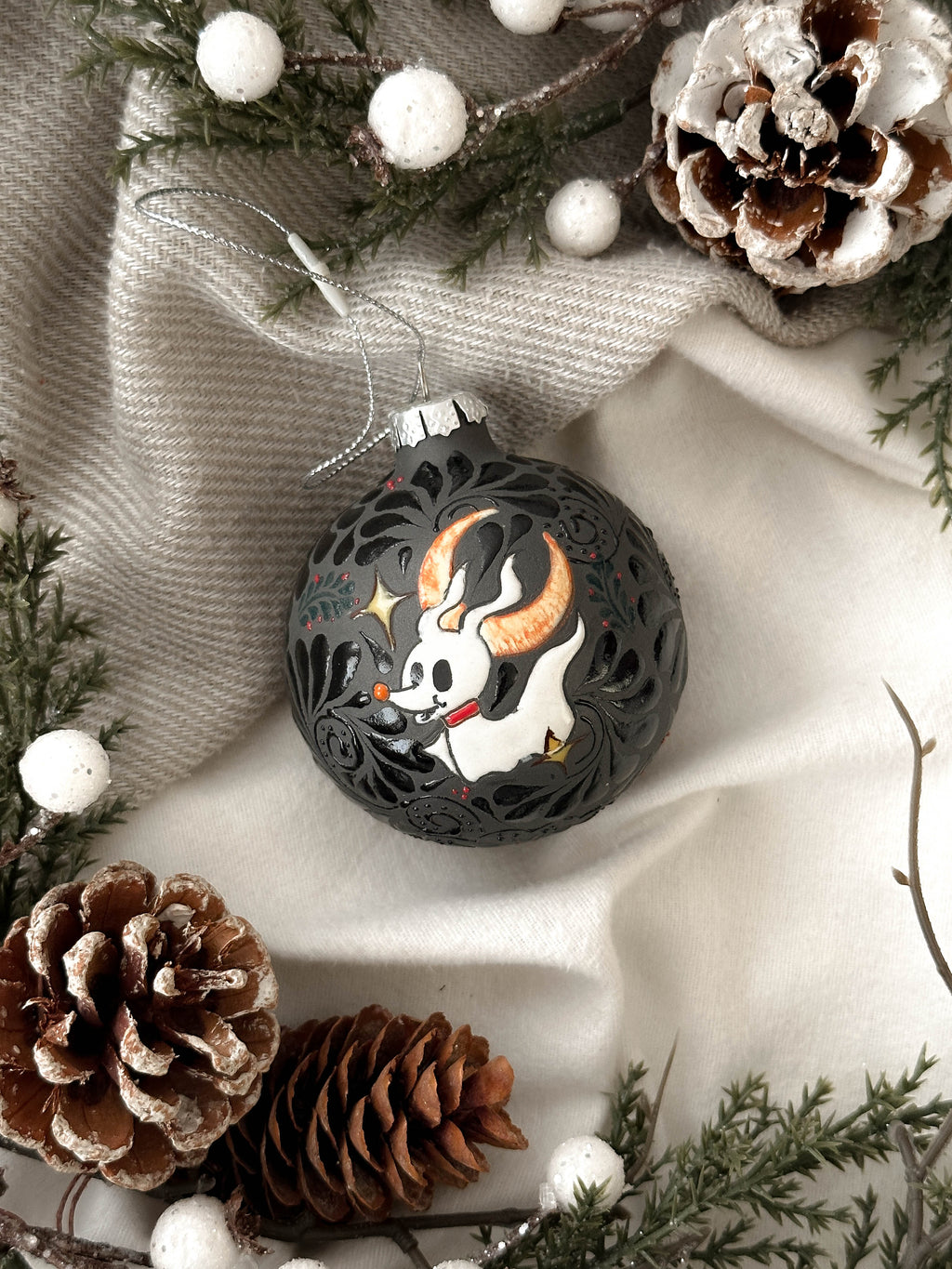 "Perrito Fantasma" Esfera de Navidad PREVENTA (ENVÍOS 5 DIC)