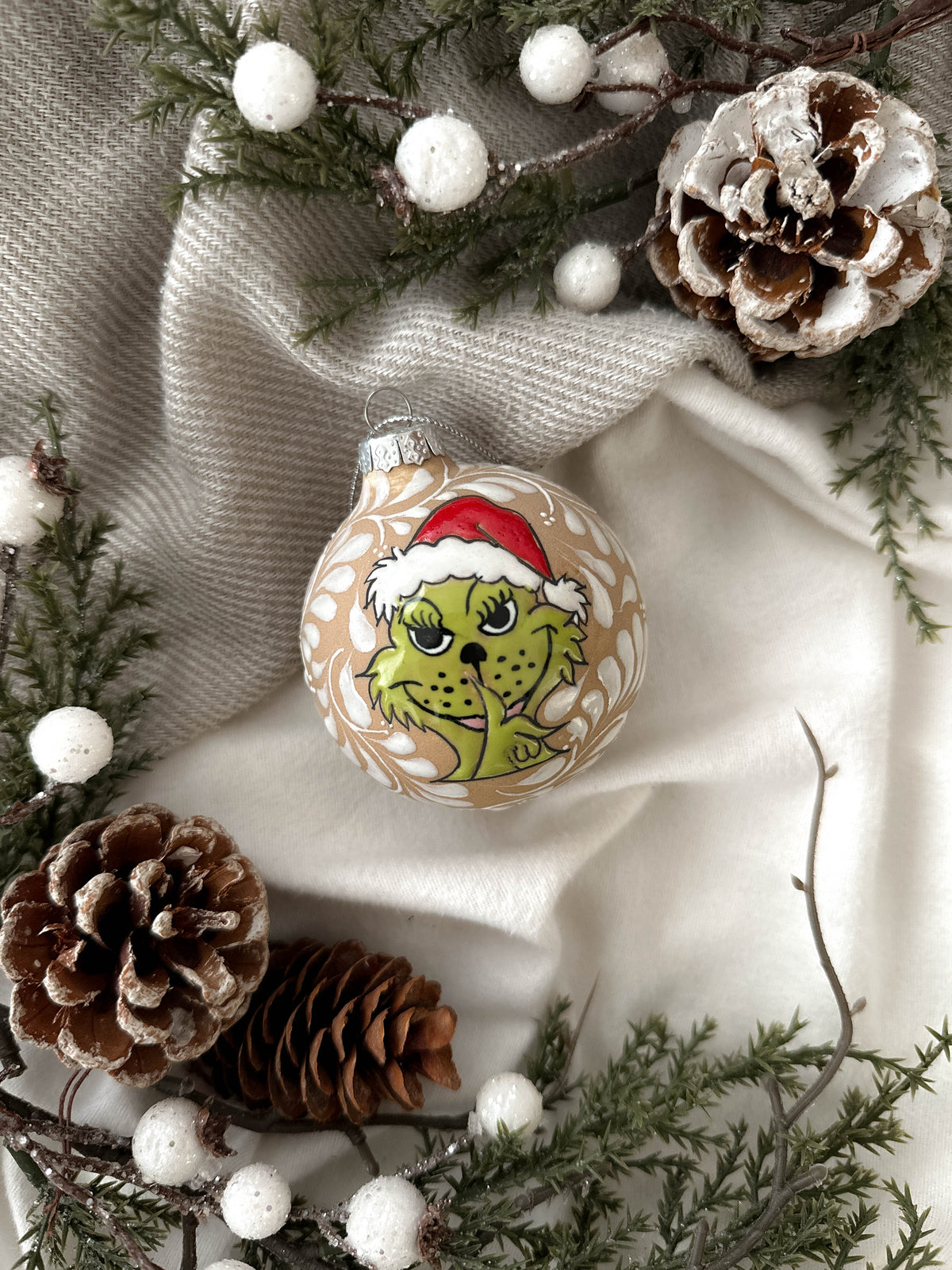 "Grinch" Esfera de Navidad PREVENTA (ENVÍOS 5 DIC)
