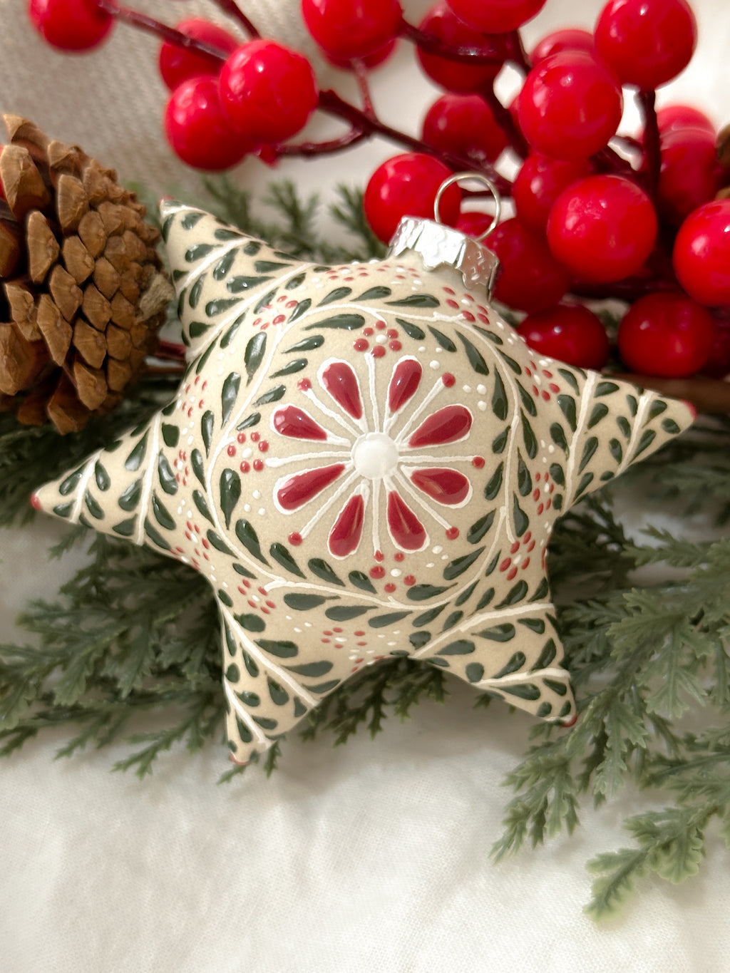 "Piñatas Mexicanas" Esfera de Navidad Verde PREVENTA (6 a 12 SEMANAS)