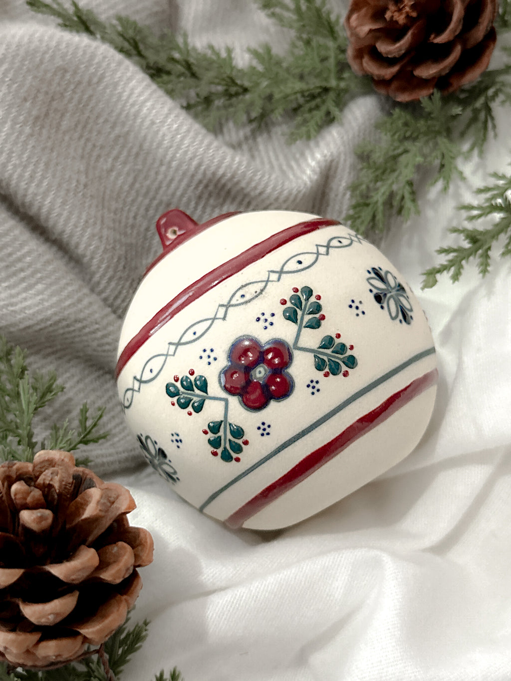 "Casa de la Abuela" Esfera de Navidad Vino PREVENTA (6 a 12 SEMANAS)