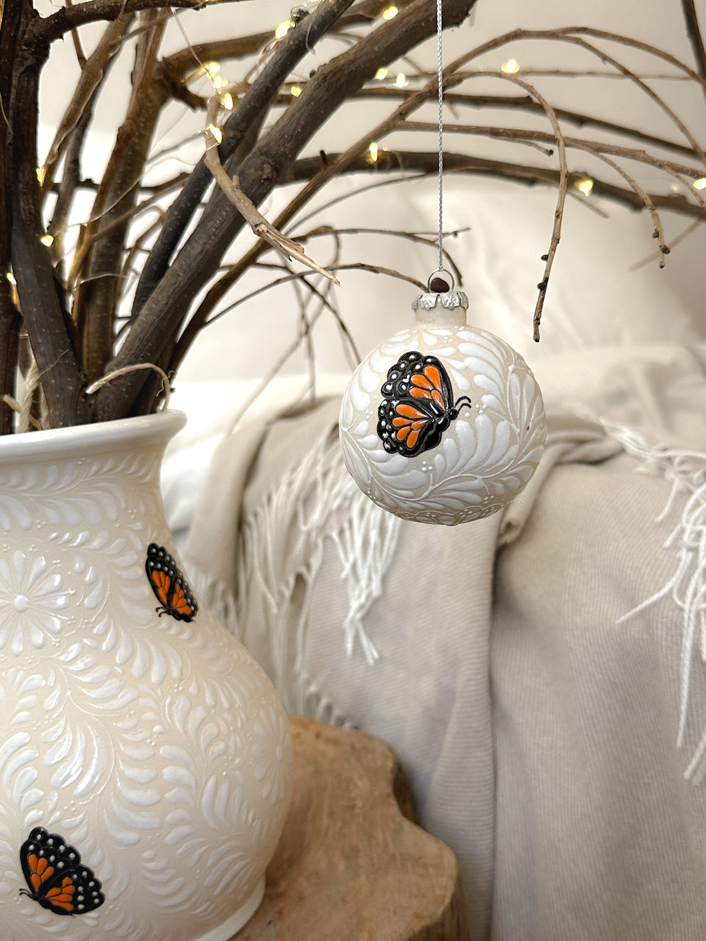 "Mariposa Monarca" Esfera de Navidad PREVENTA (6 a 12 SEMANAS)