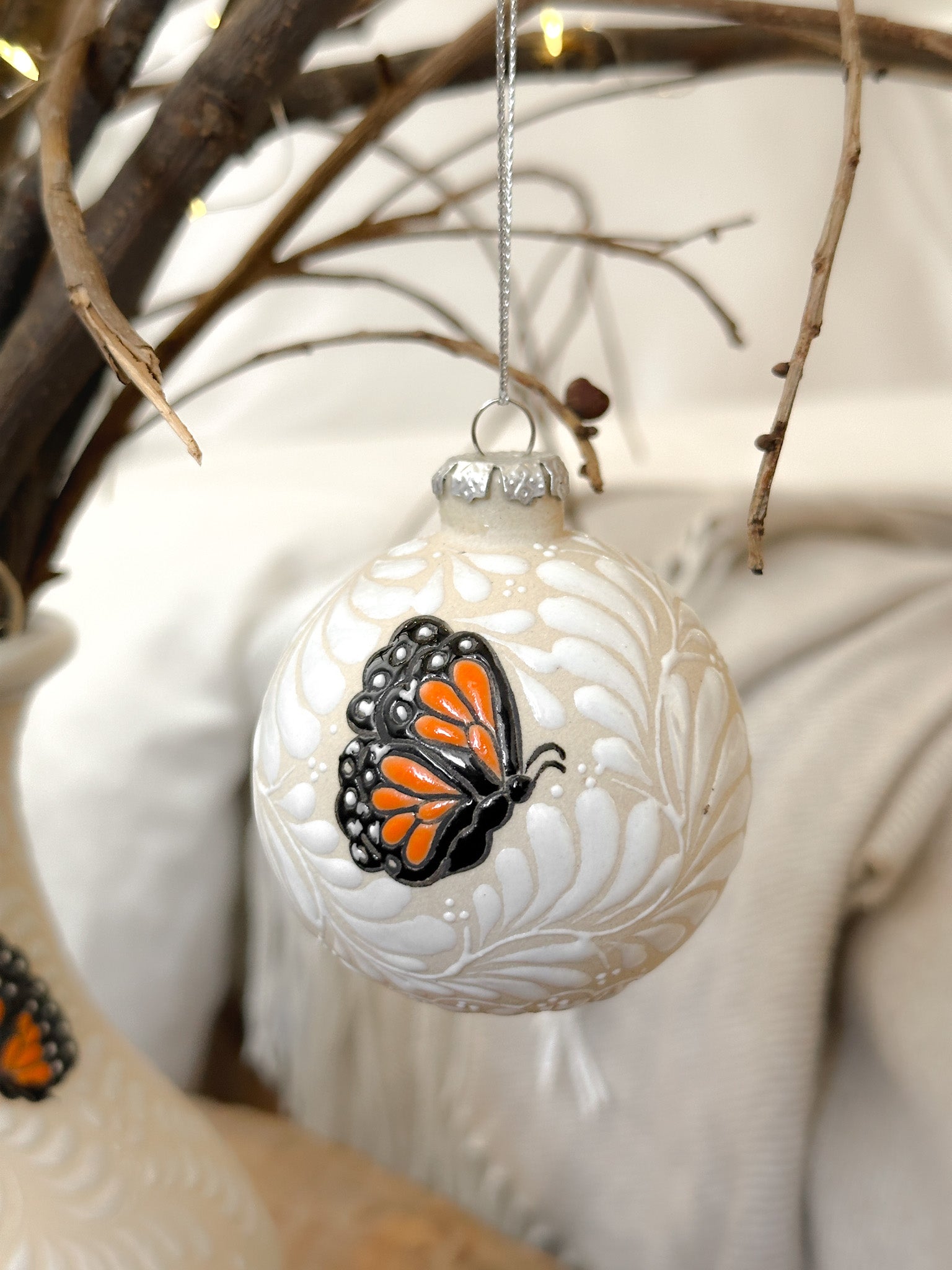 "Mariposa Monarca" Esfera de Navidad PREVENTA (6 a 12 SEMANAS)