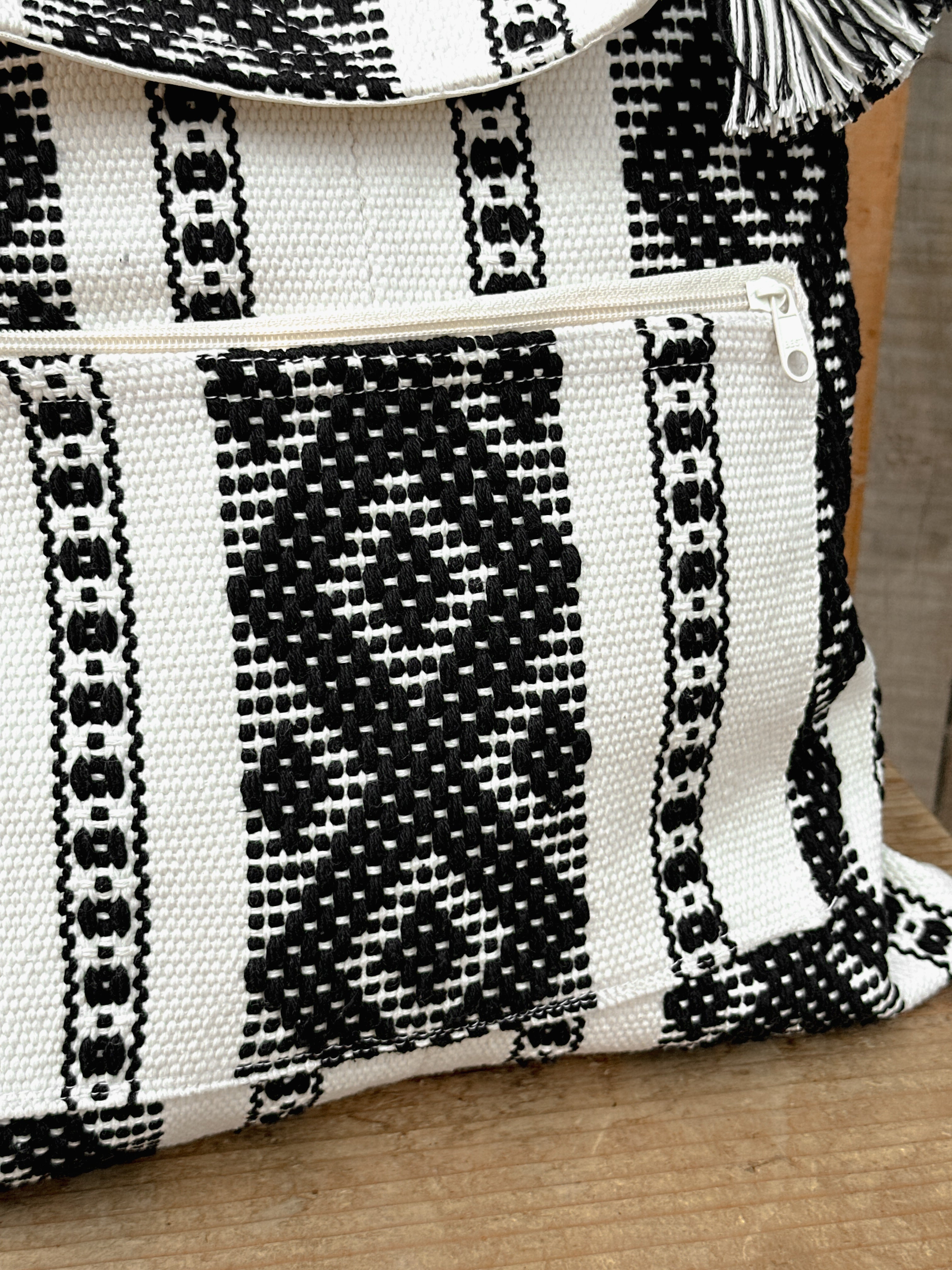 Mochila "Jalieza" Tejida a Mano