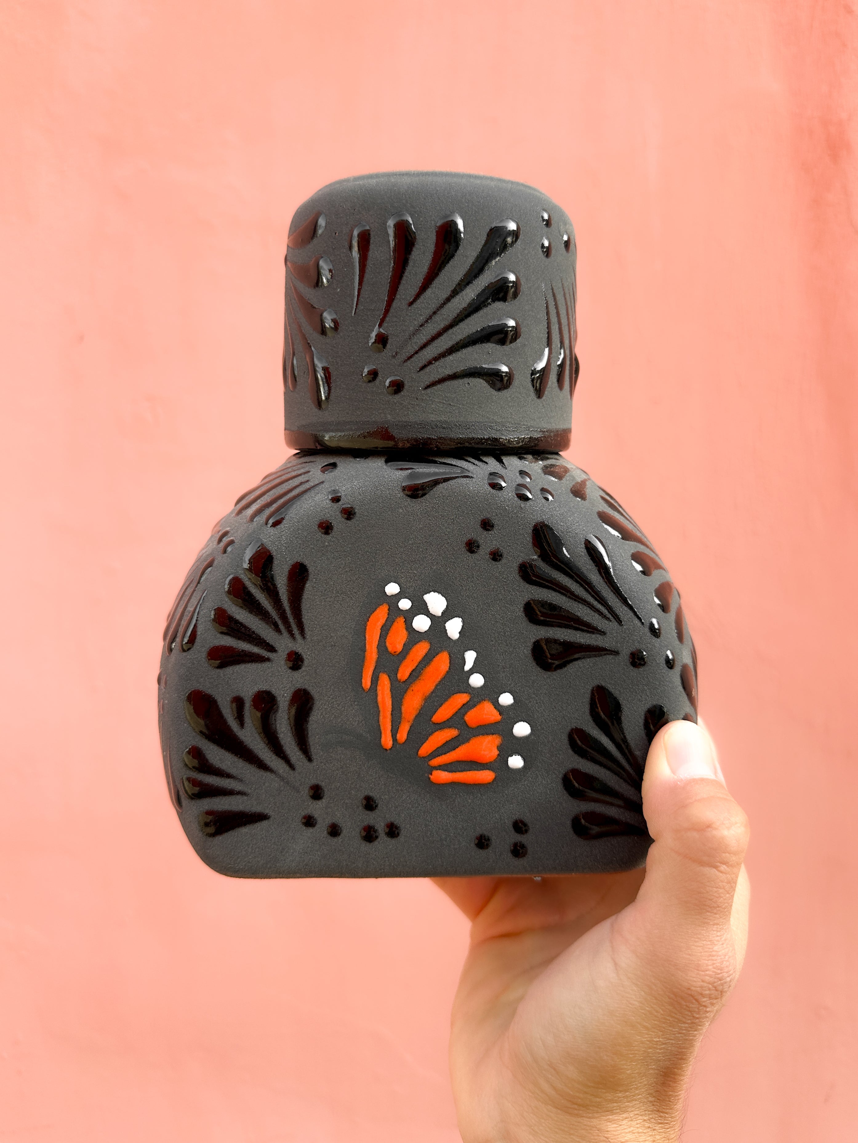 Licorera Mariposa Monarca Negro -  PREVENTA (6 a 12 SEMANAS)