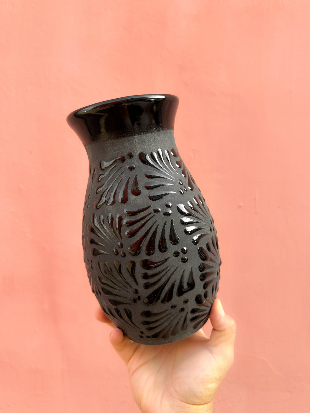 Florero Mariposa Monarca Negro -  PREVENTA (6 a 12 SEMANAS)