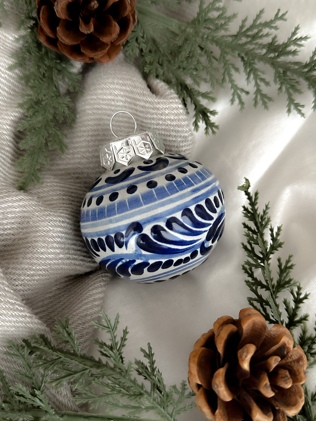 "Talavera" Esfera de Navidad Tradicional PREVENTA (6 a 12 SEMANAS)