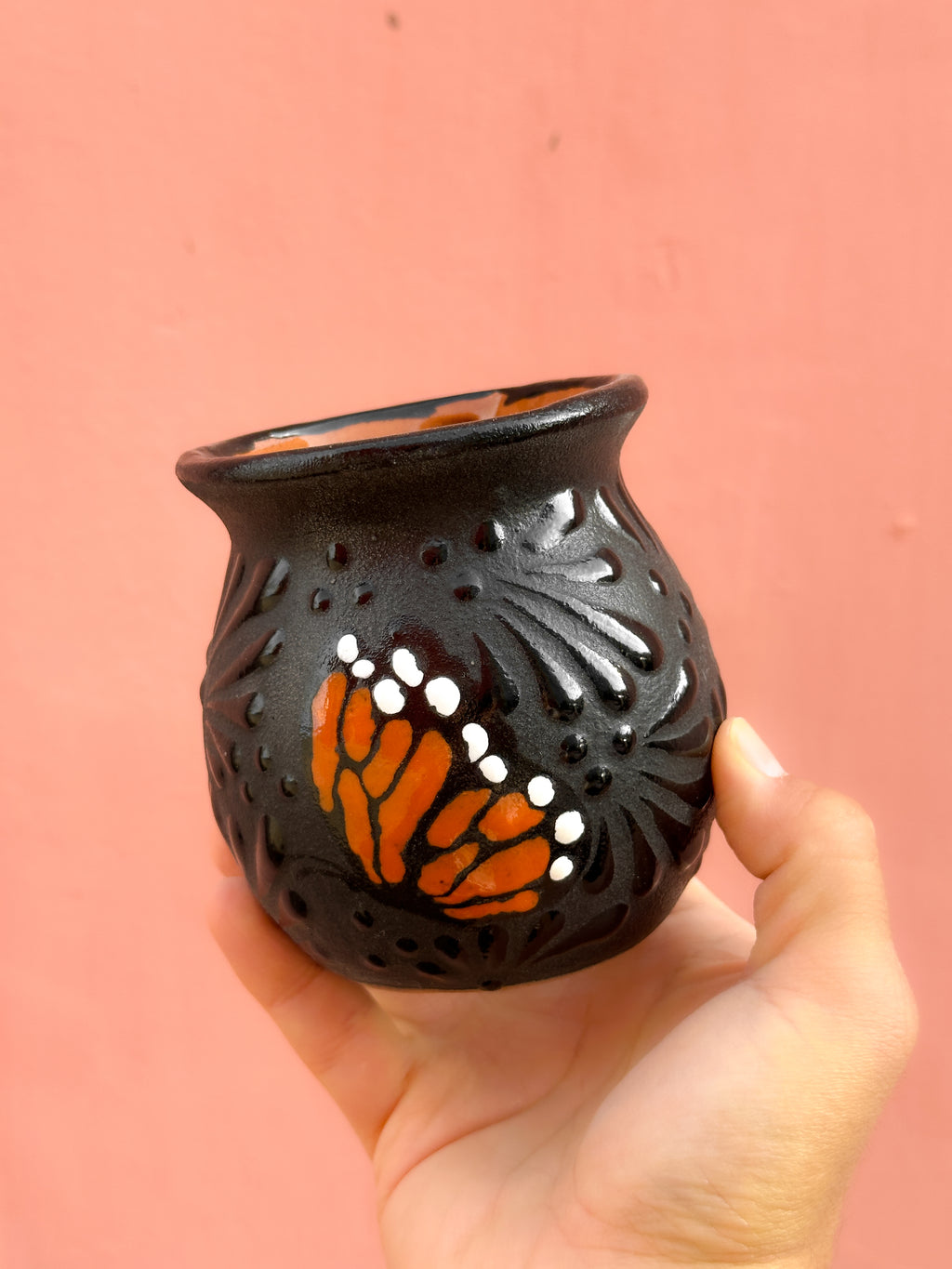 Taza Mariposa Monarca Negro -  PREVENTA (6 a 12 SEMANAS)