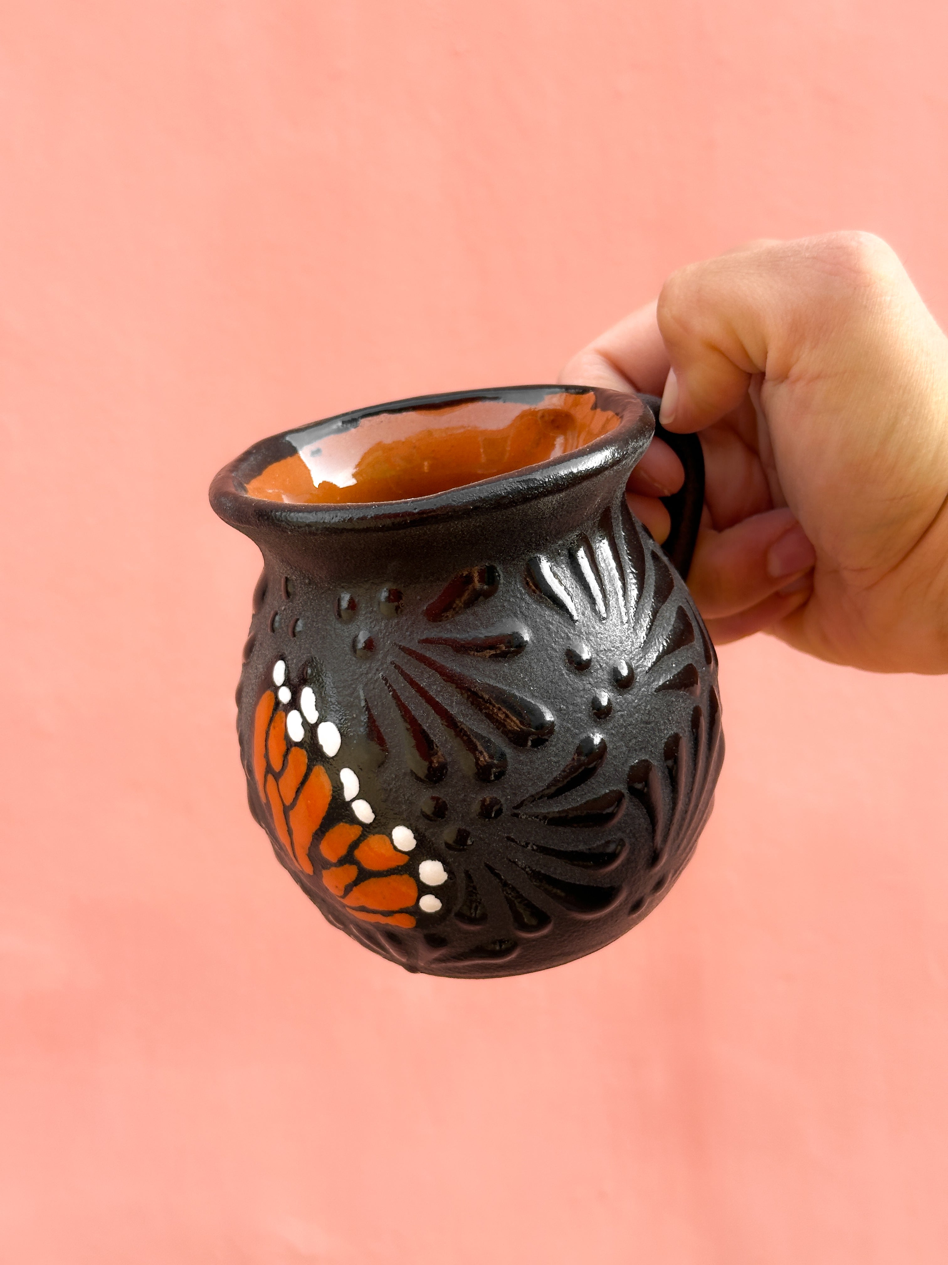 Taza Mariposa Monarca Negro -  PREVENTA (6 a 12 SEMANAS)