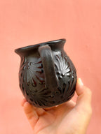 Taza Mariposa Monarca Negro -  PREVENTA (6 a 12 SEMANAS)