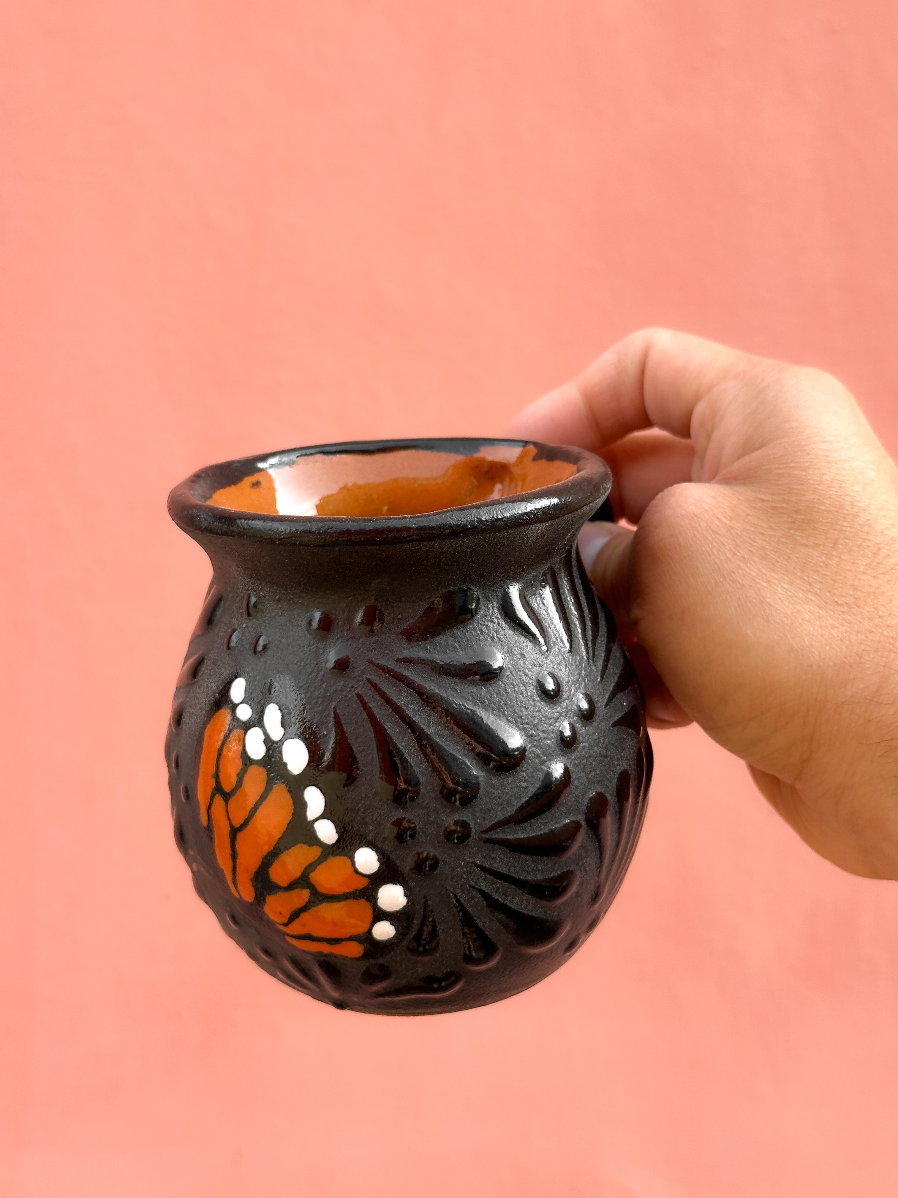 Taza Mariposa Monarca Negro -  PREVENTA (6 a 12 SEMANAS)
