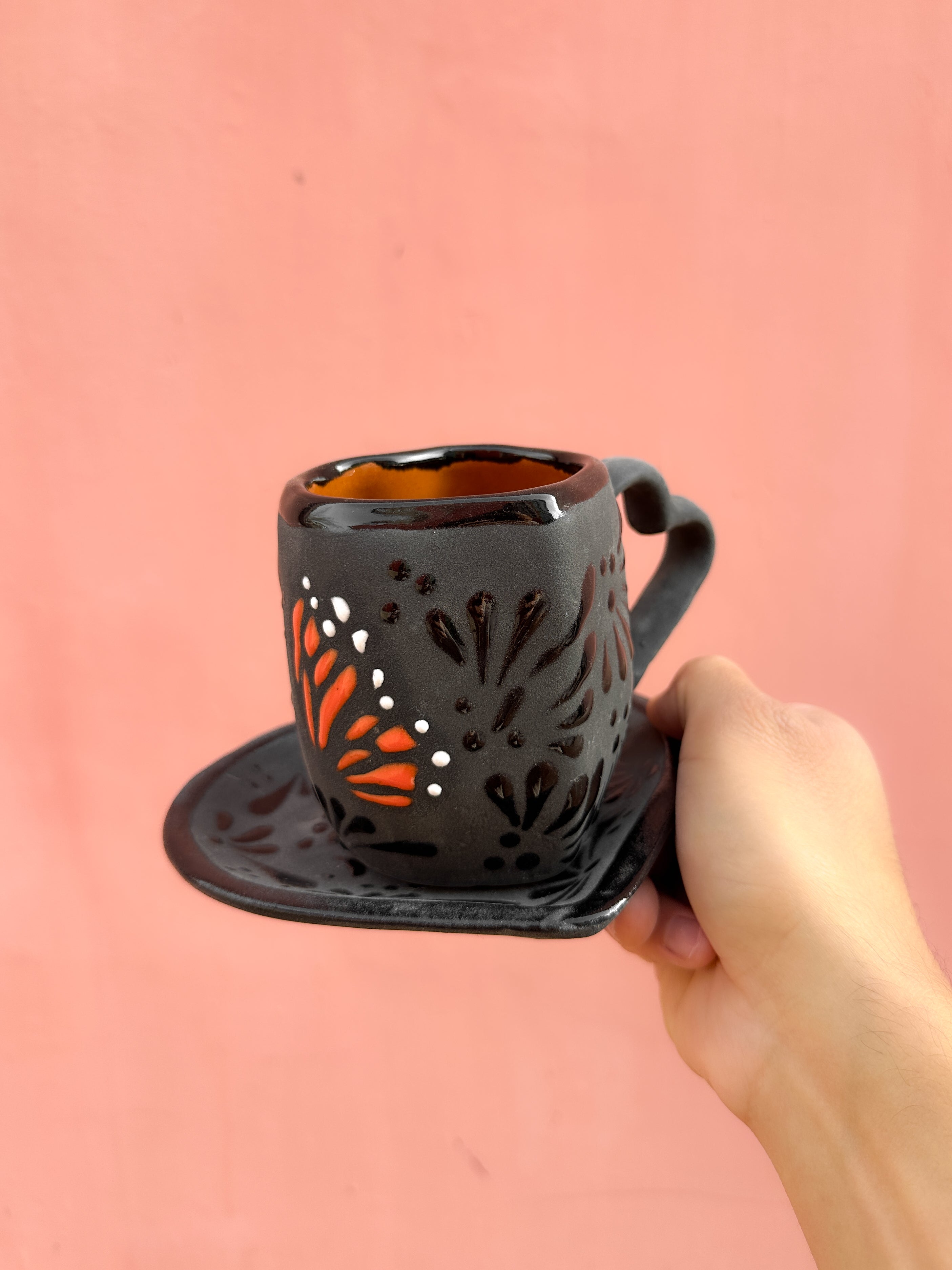 Set Taza y Plato Mariposa Monarca Negro -  PREVENTA (6 a 12 SEMANAS)