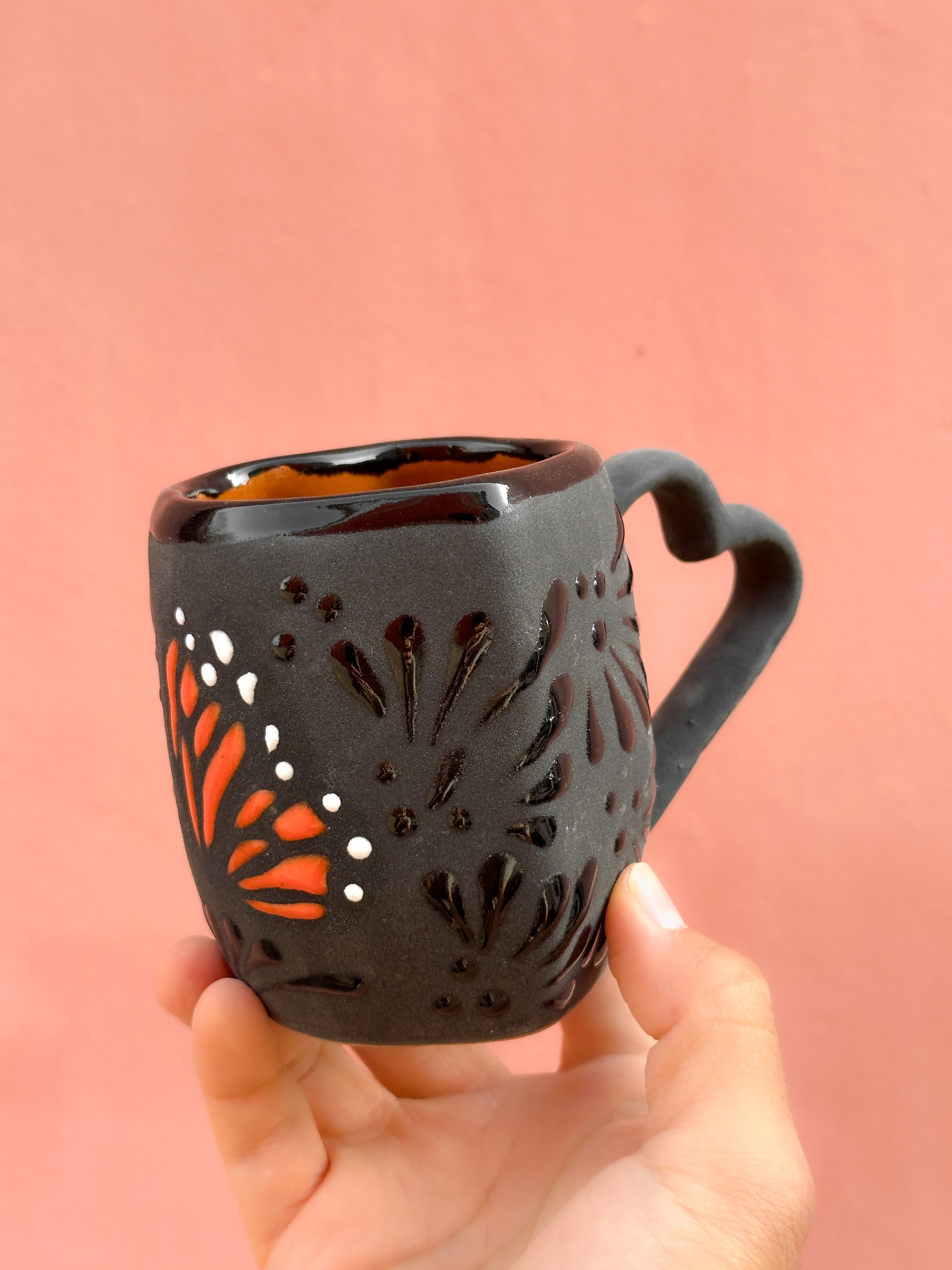 Taza Mariposa Monarca Negro -  PREVENTA (6 a 12 SEMANAS)