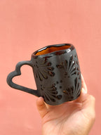 Taza Mariposa Monarca Negro -  PREVENTA (6 a 12 SEMANAS)