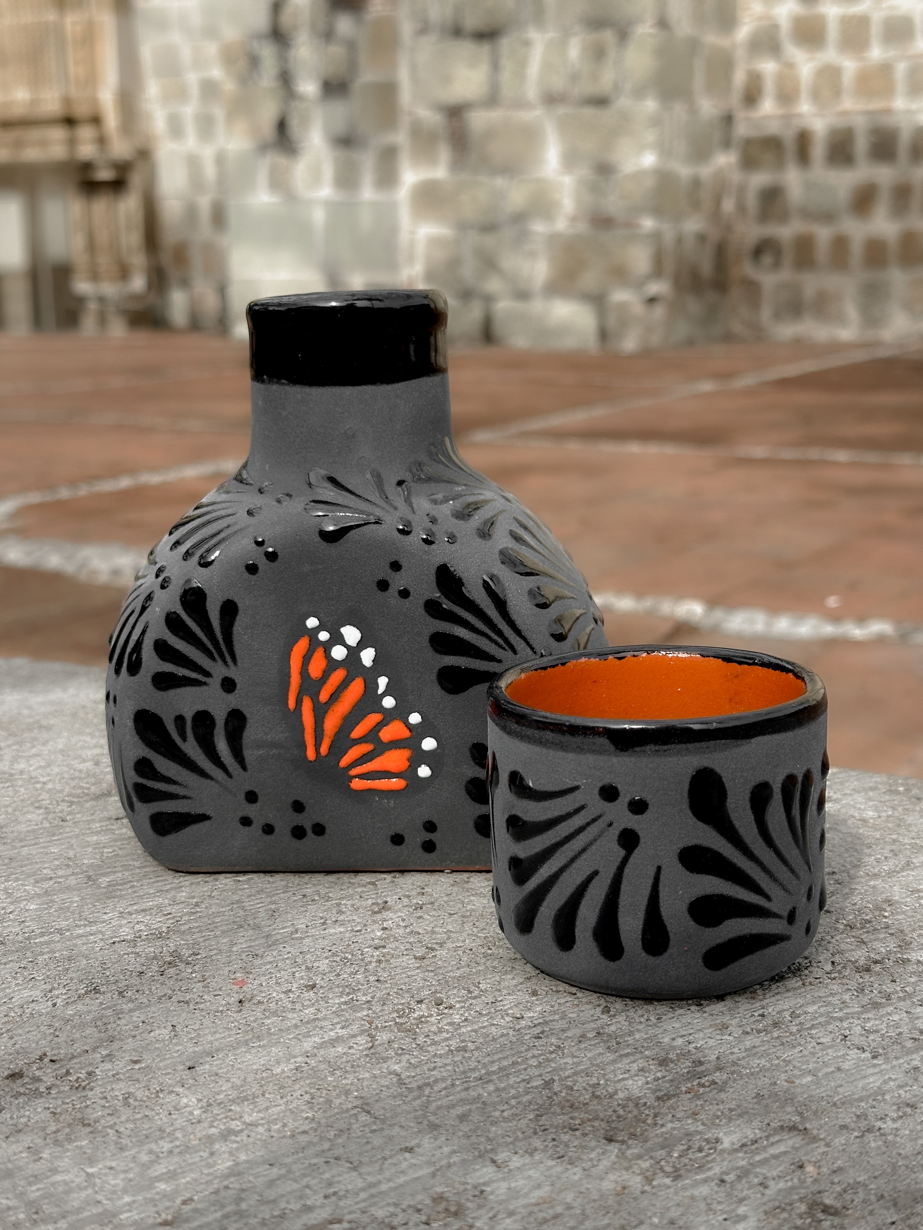 Licorera Mariposa Monarca Negro -  PREVENTA (6 a 12 SEMANAS)
