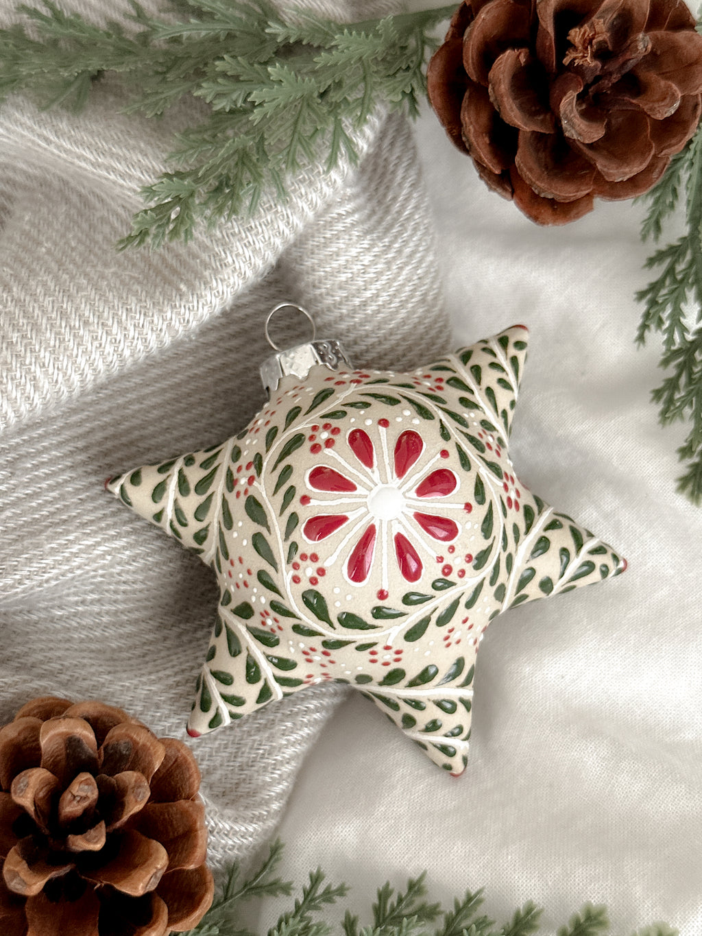 "Piñatas Mexicanas" Esfera de Navidad Verde PREVENTA (6 a 12 SEMANAS)