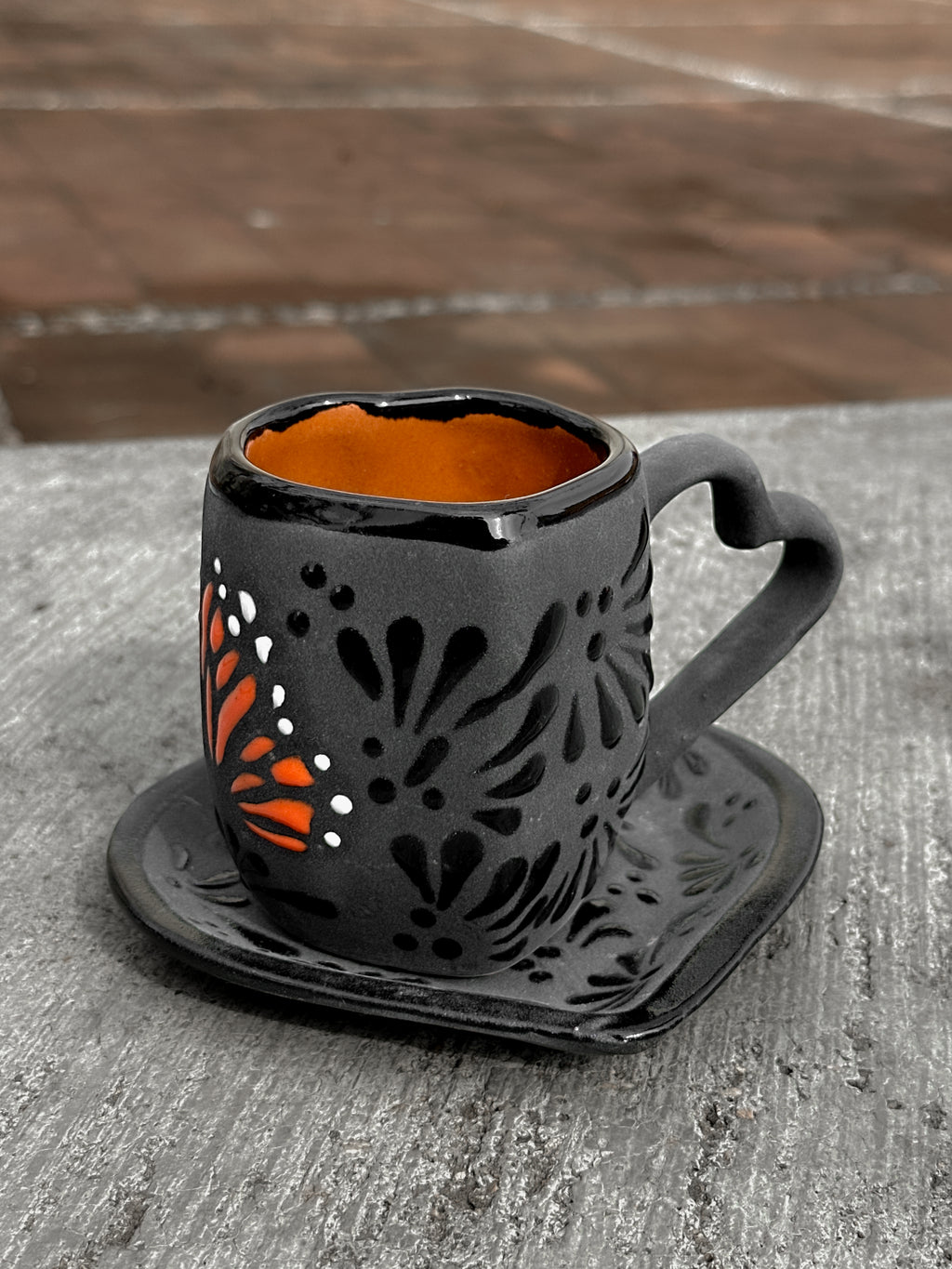 Set Taza y Plato Mariposa Monarca Negro -  PREVENTA (6 a 12 SEMANAS)