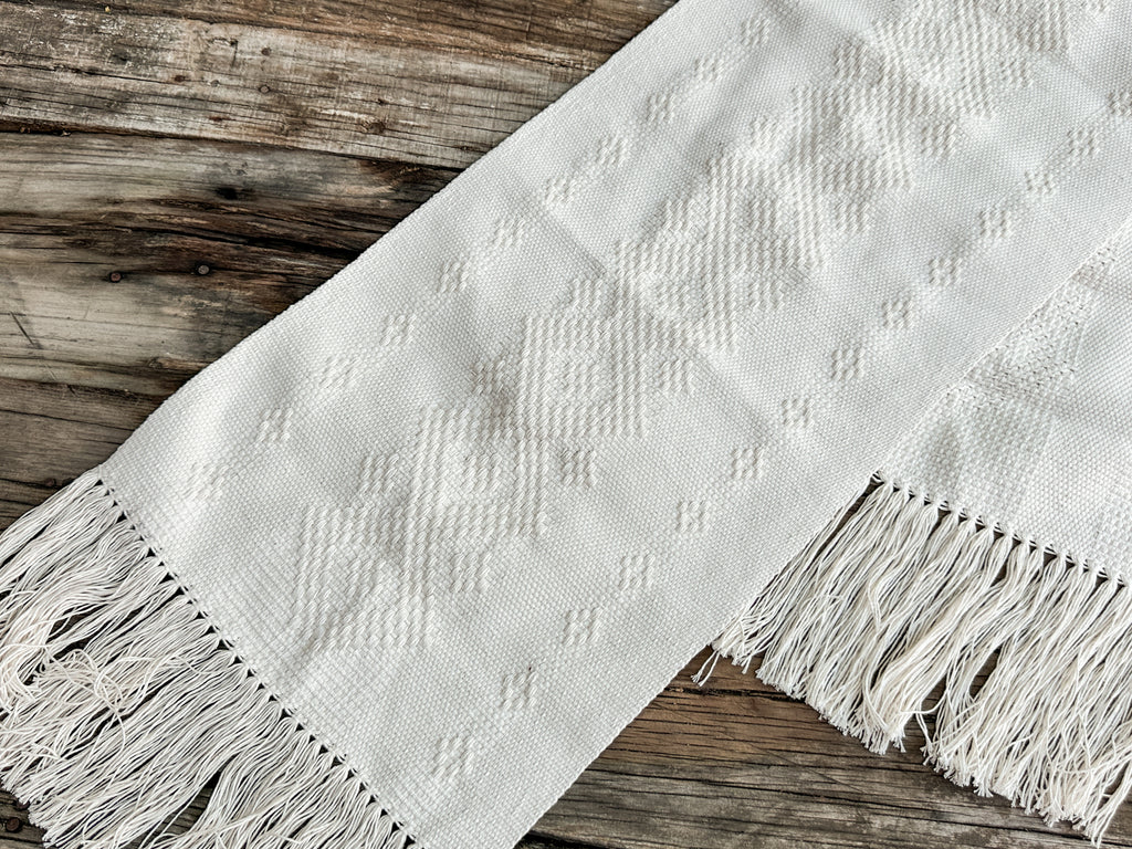 Camino de Mesa "Daniela"