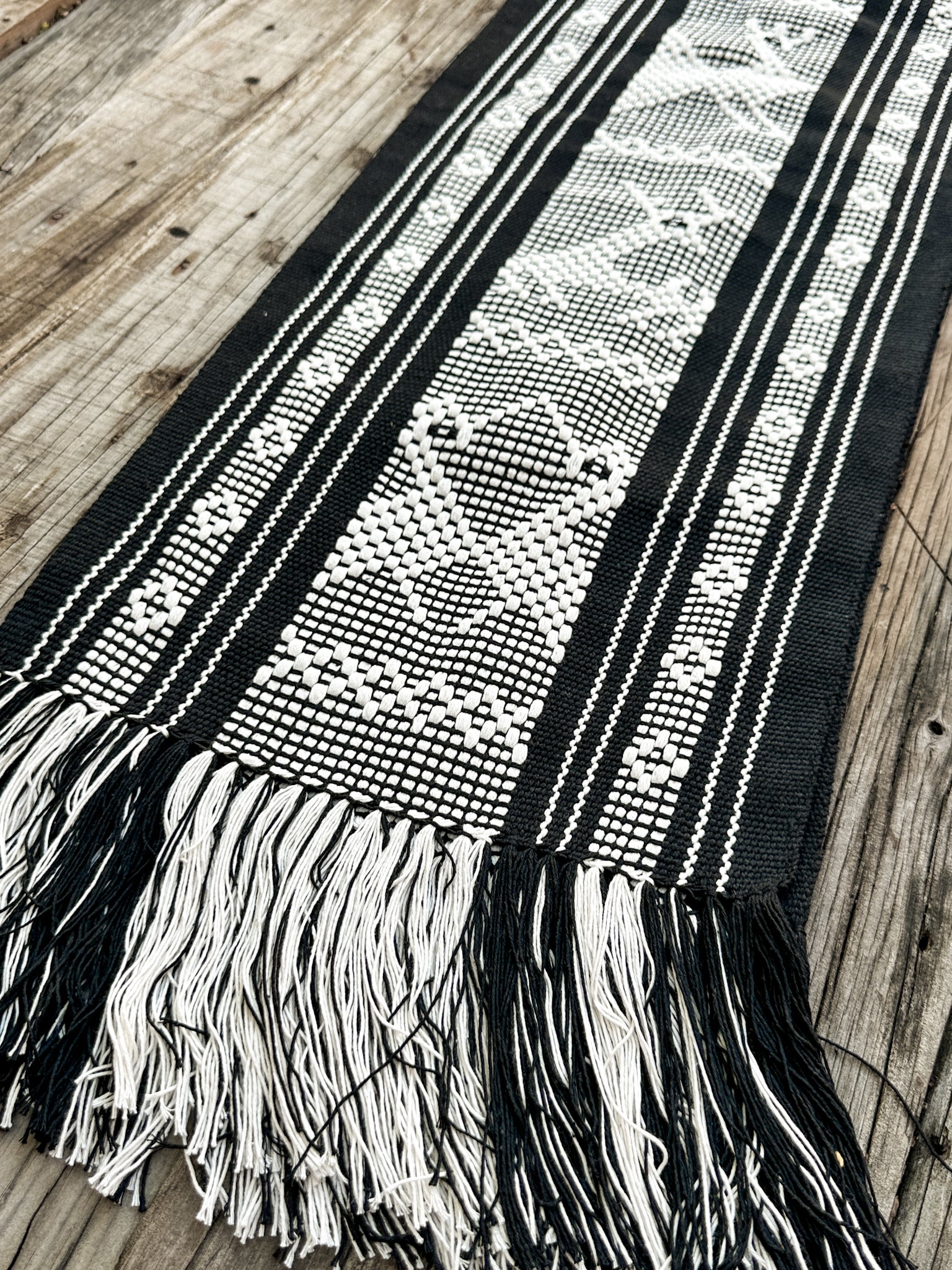 Camino de Mesa "Martina"