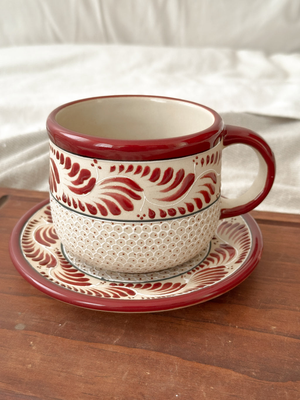 Juego de Taza y Plato Raíces Vino - PREVENTA (6 a 12 SEMANAS)