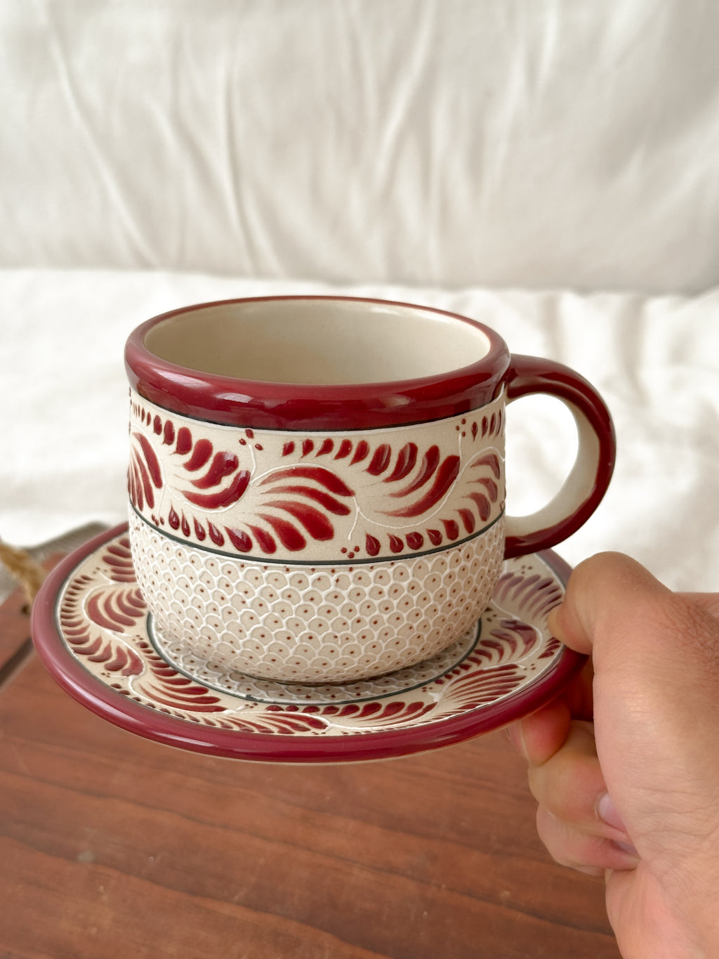 Juego de Taza y Plato Raíces Vino - PREVENTA (6 a 12 SEMANAS)