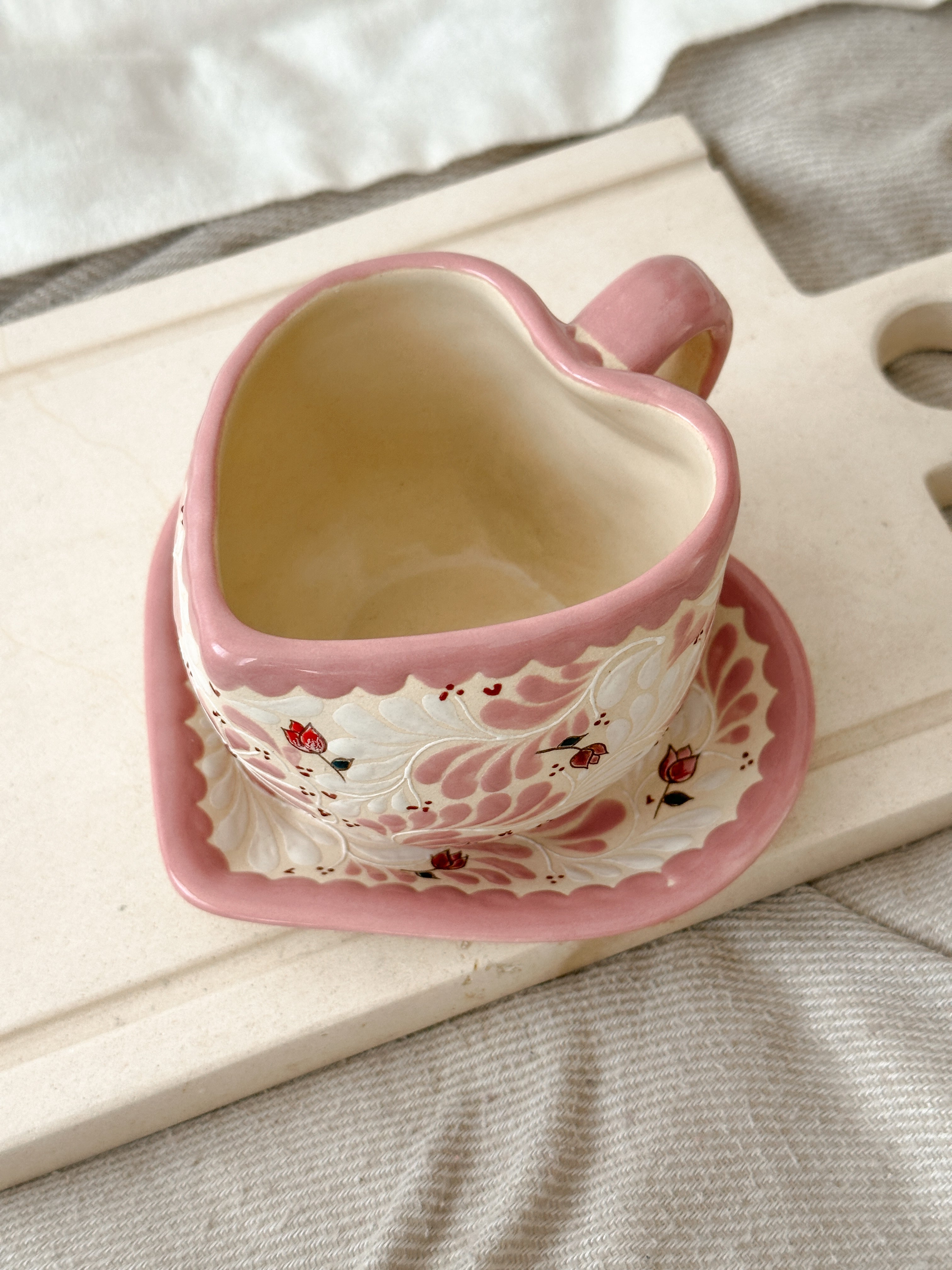 Juego de Taza con Plato Tulipanes Corazon - PREVENTA (6 a 12 SEMANAS)