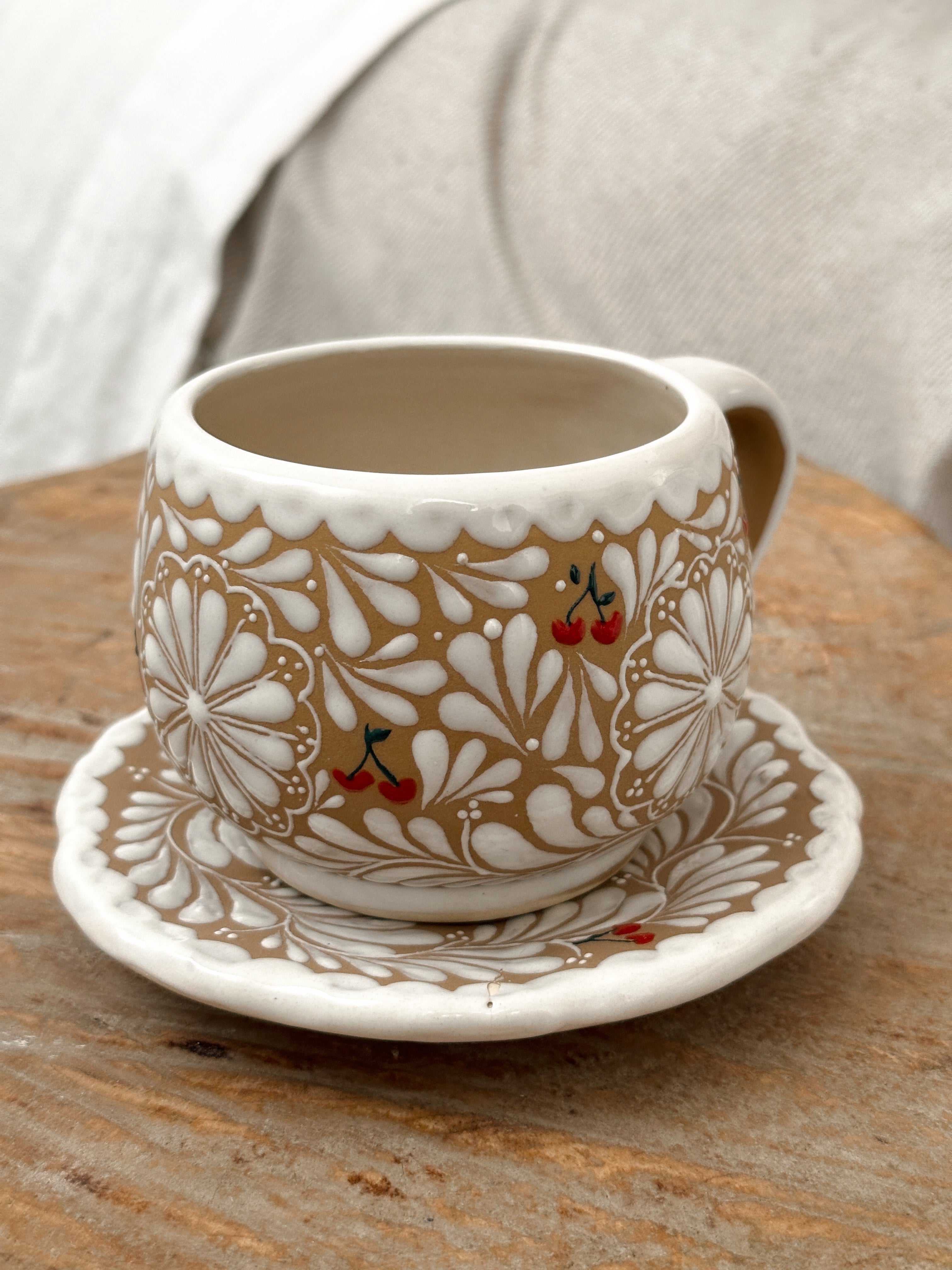 Juego de Taza con Plato Cerezas - PREVENTA (6 a 12 SEMANAS)