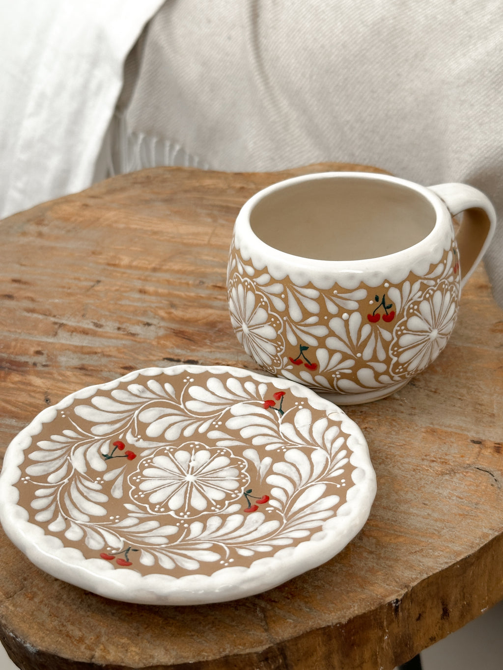 Juego de Taza con Plato Cerezas - PREVENTA (6 a 12 SEMANAS)