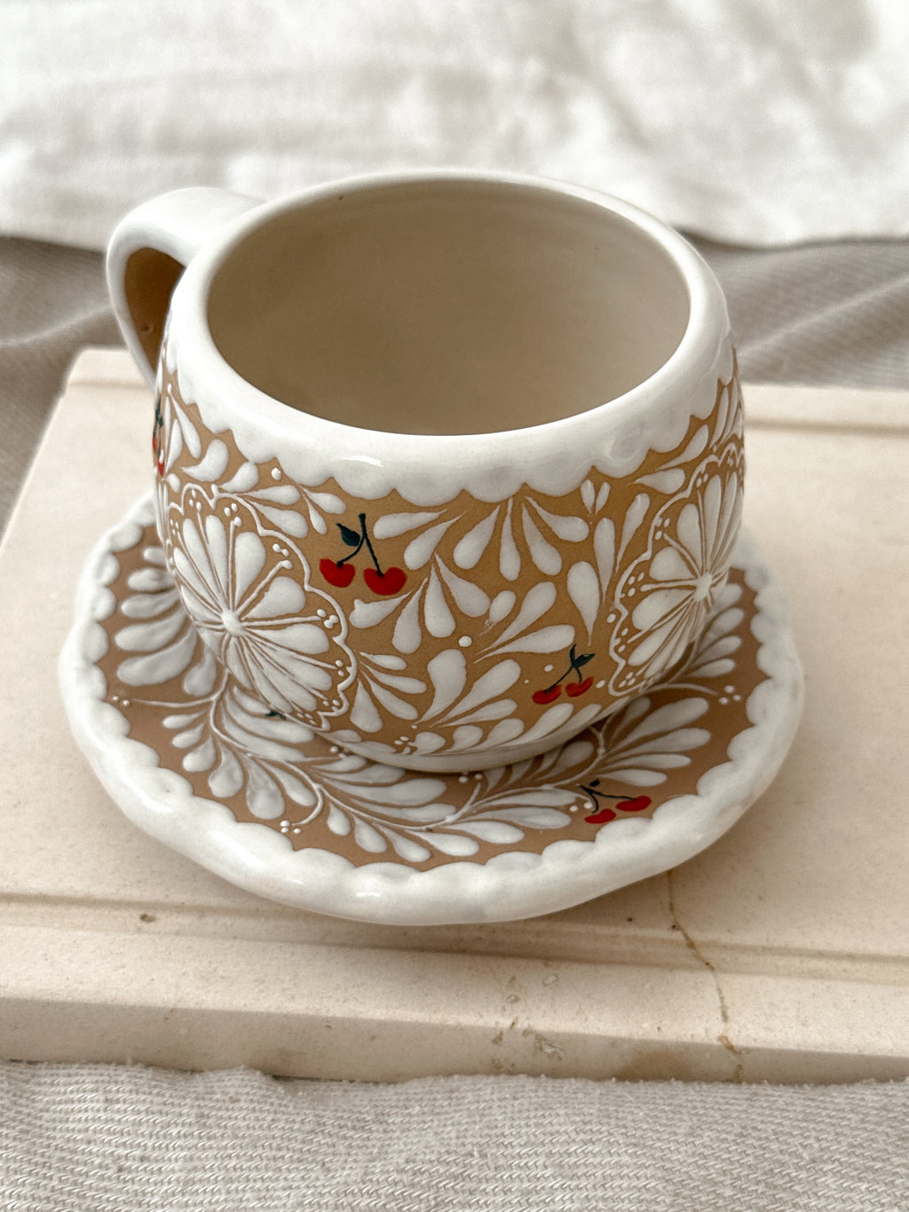 Juego de Taza con Plato Cerezas - PREVENTA (6 a 12 SEMANAS)