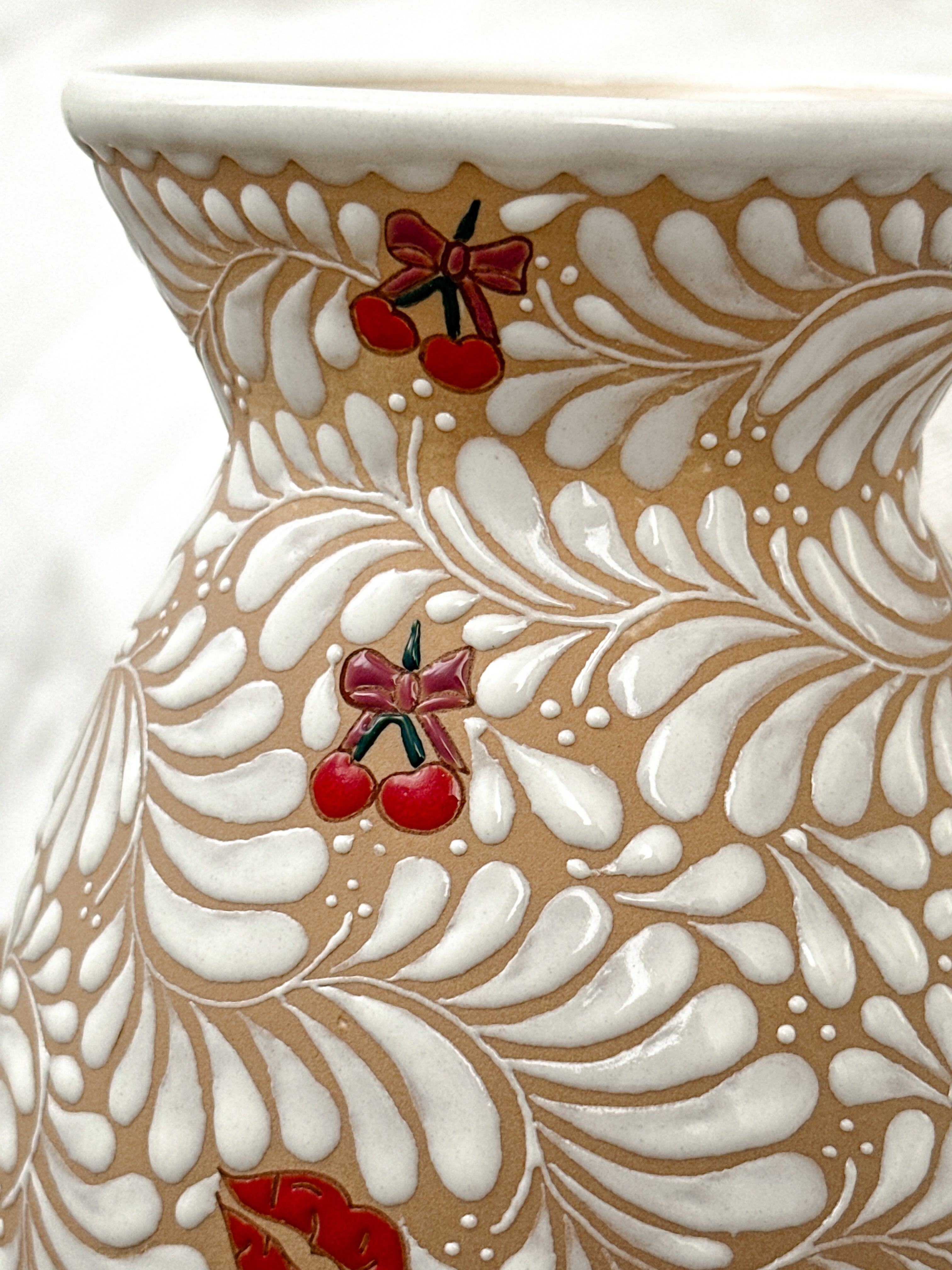 Florero Besos y Cerezas - PREVENTA (6 a 12 SEMANAS)