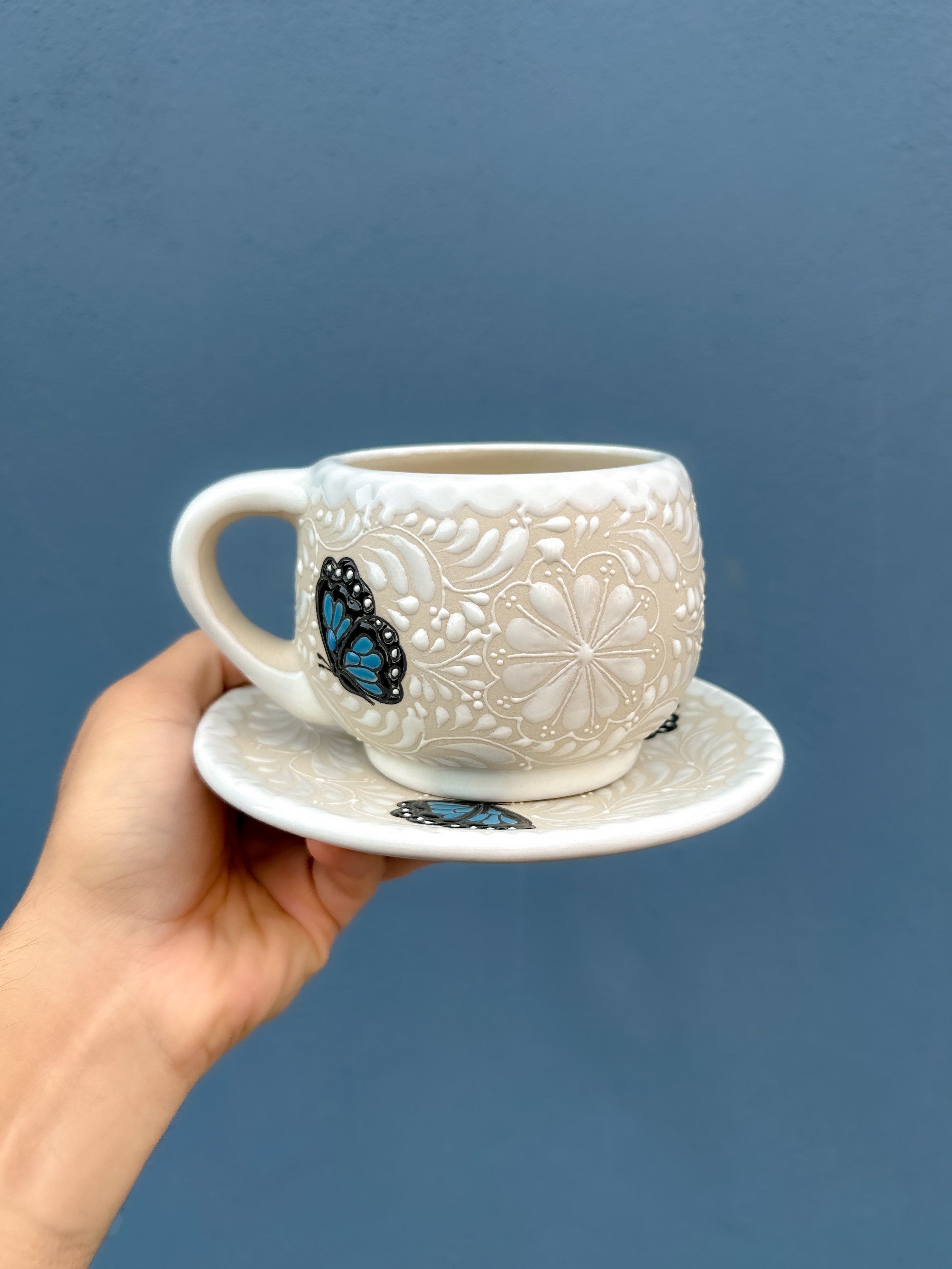 Juego de Taza con Plato Mariposa Azul - PREVENTA (6 a 12 SEMANASA)
