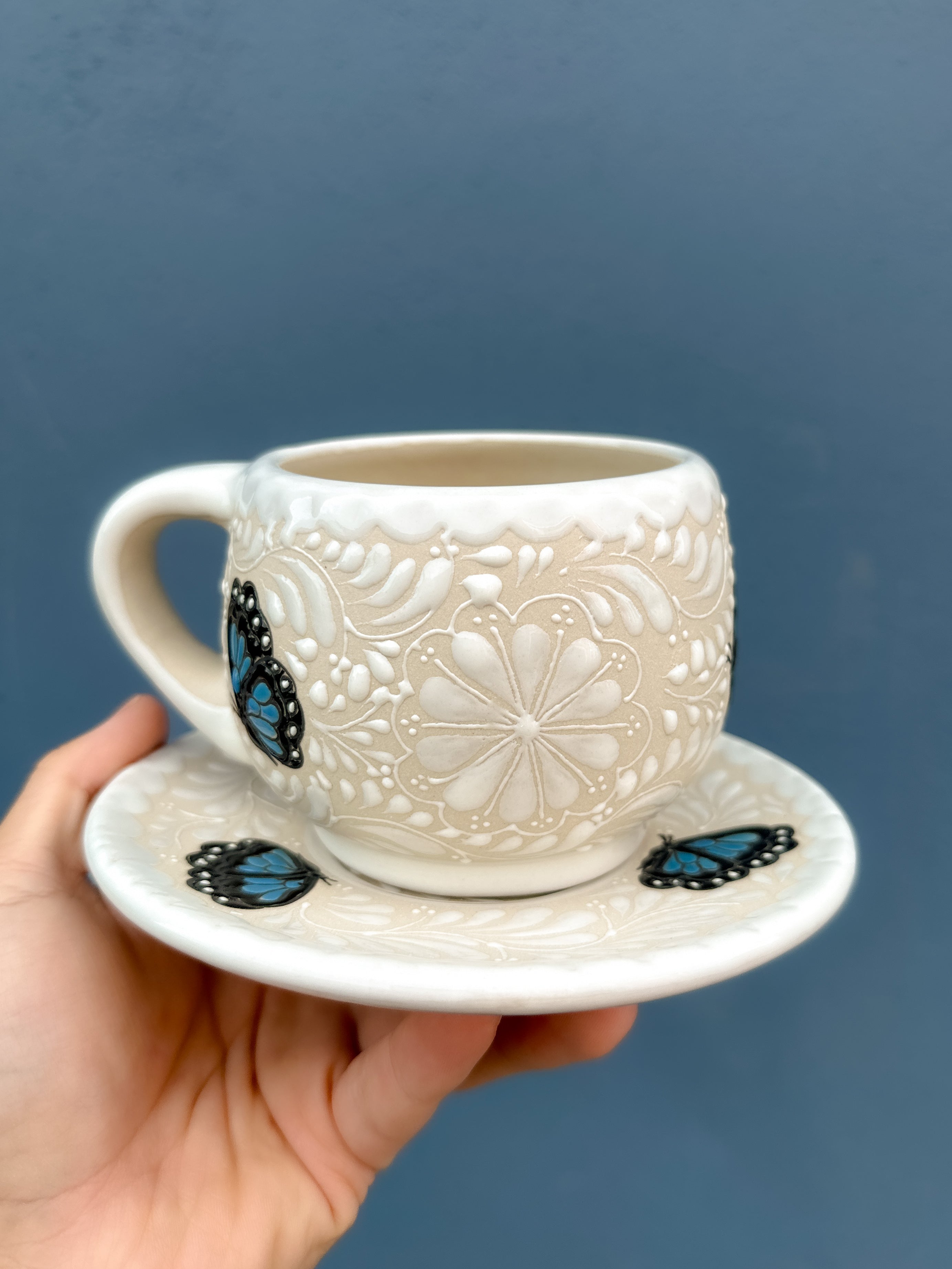 Juego de Taza con Plato Mariposa Azul - PREVENTA (6 a 12 SEMANASA)