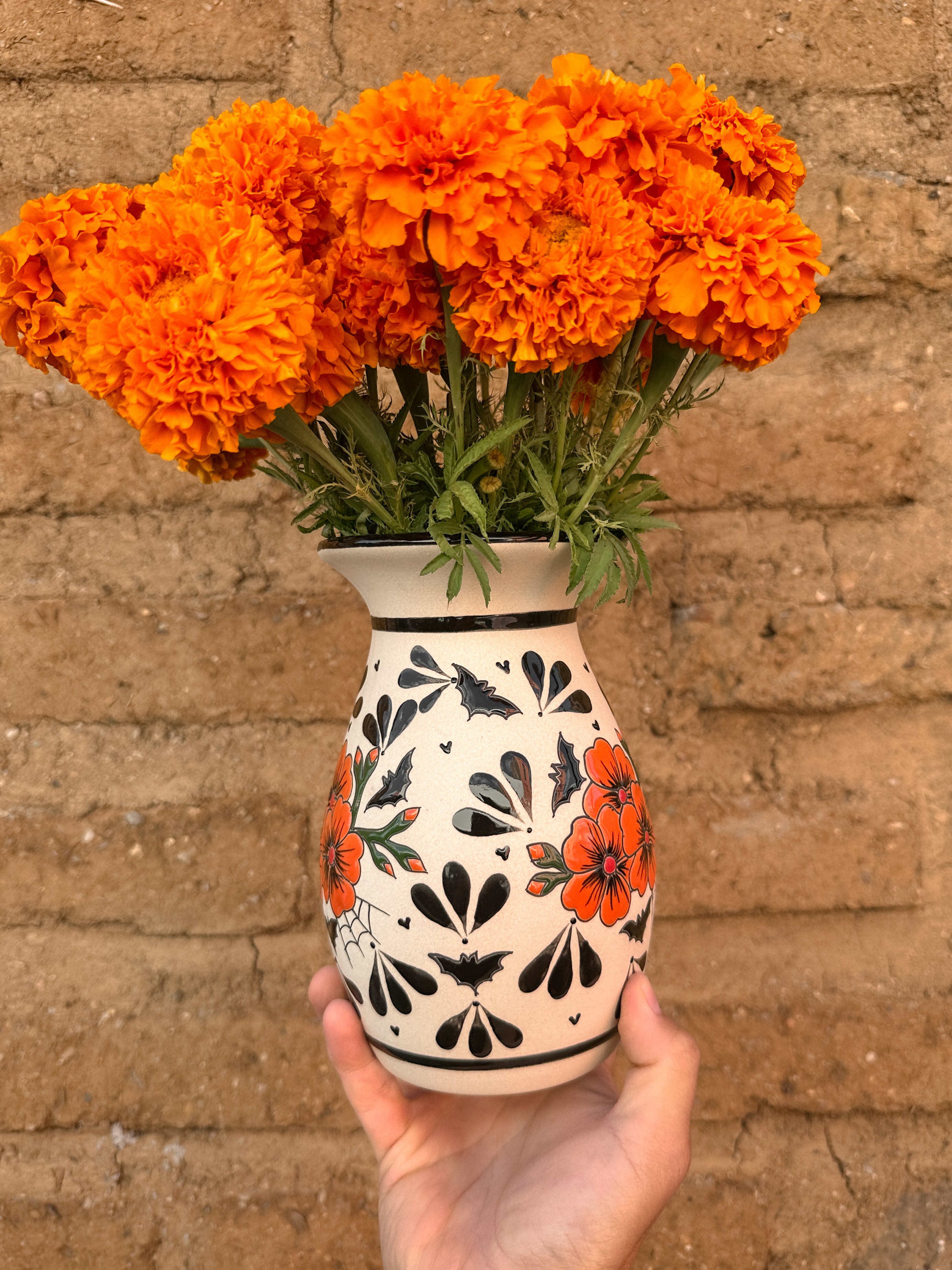 Florero Flores y Murciélagos - PREVENTA (6 a 12 SEMANAS)