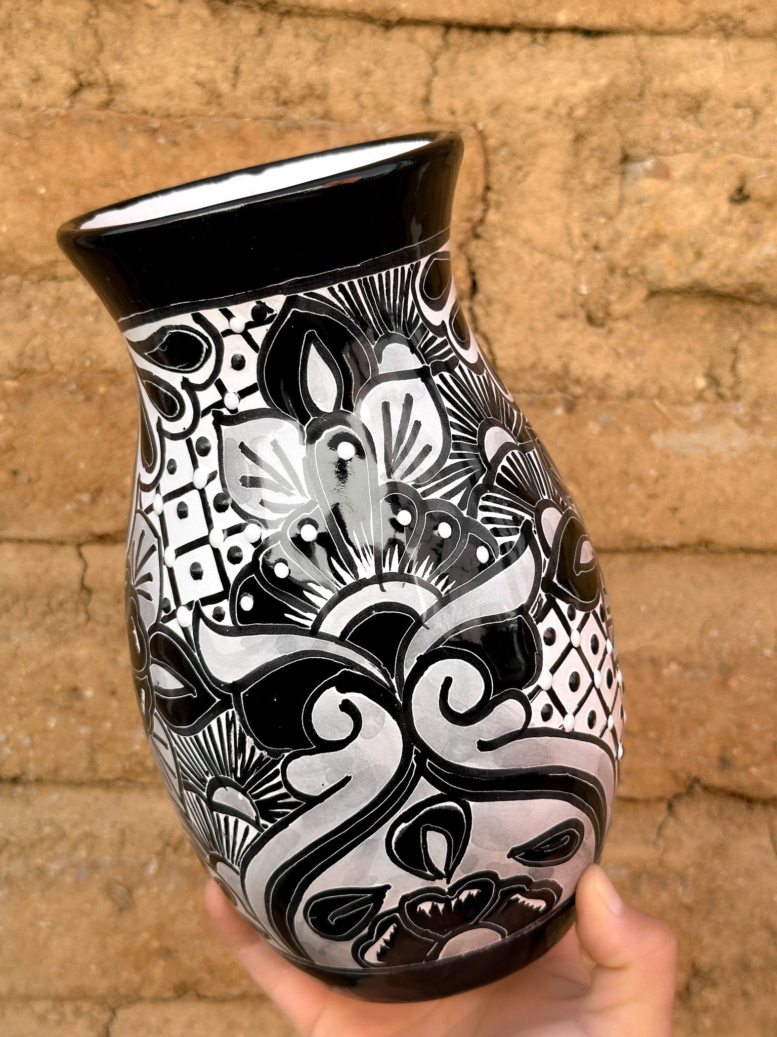 Florero de Talavera Negra - PREVENTA (6 a 12 SEMANAS)