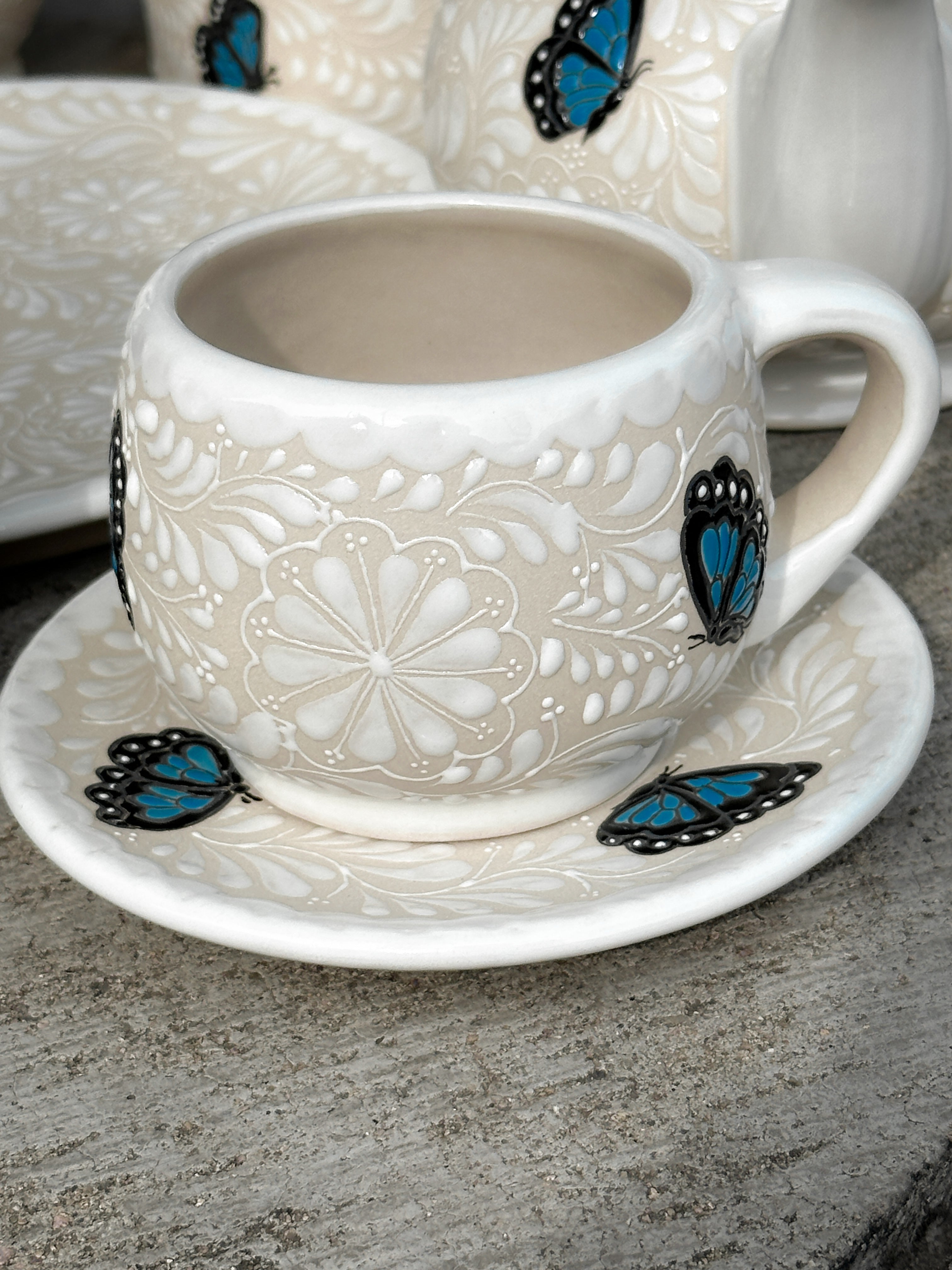 Juego de Taza con Plato Mariposa Azul - PREVENTA (6 a 12 SEMANASA)